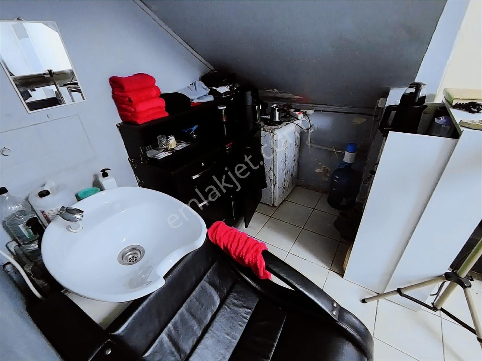 Gaziosmanpaşa Küçükköy Cadde Üzeri Kiralık 2 Katlı Dükkan - Görsel 24