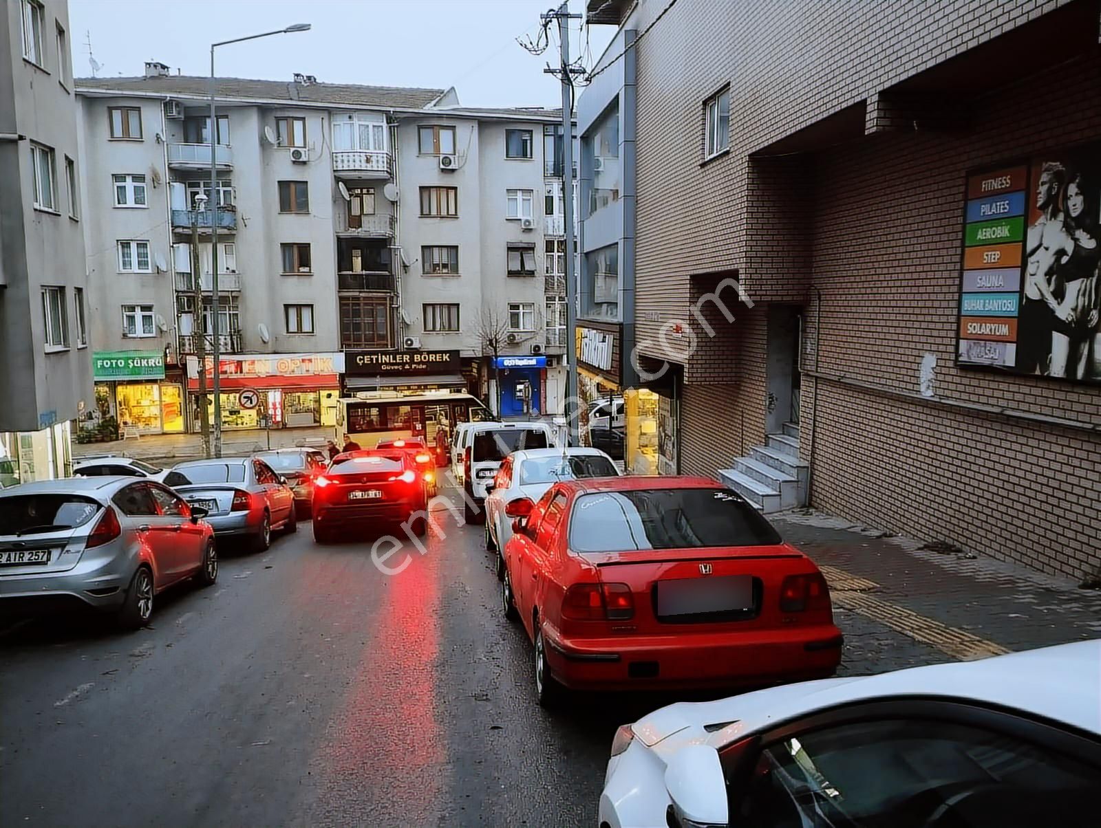 Gaziosmanpaşa Küçükköy Cadde Üzeri Kiralık 2 Katlı Dükkan
