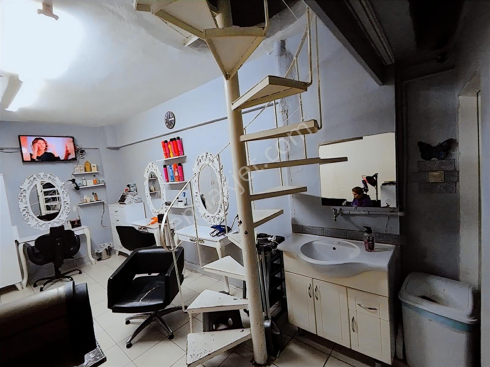 Gaziosmanpaşa Küçükköy Cadde Üzeri Kiralık 2 Katlı Dükkan - Görsel 8