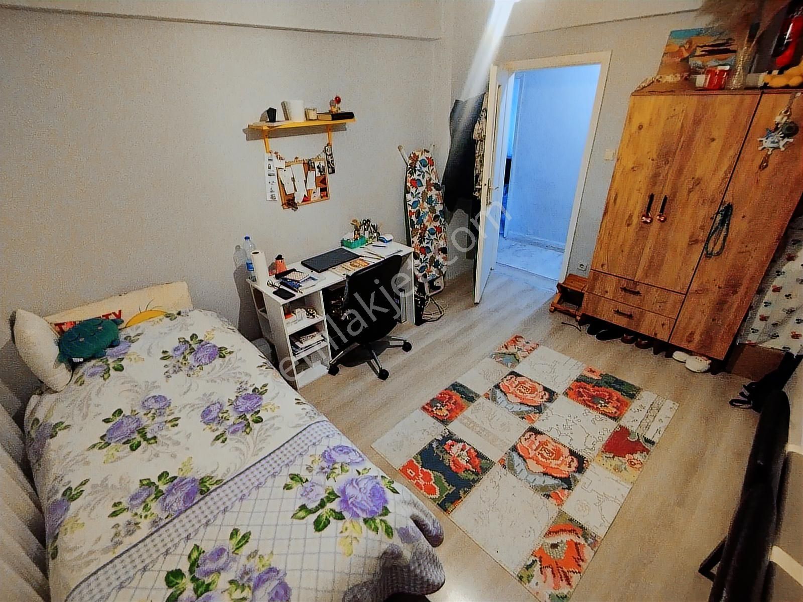 Sultangazi Cumhuriyet Mahallesinde Site İçi Yüksek Giriş 3+1 - Görsel 4