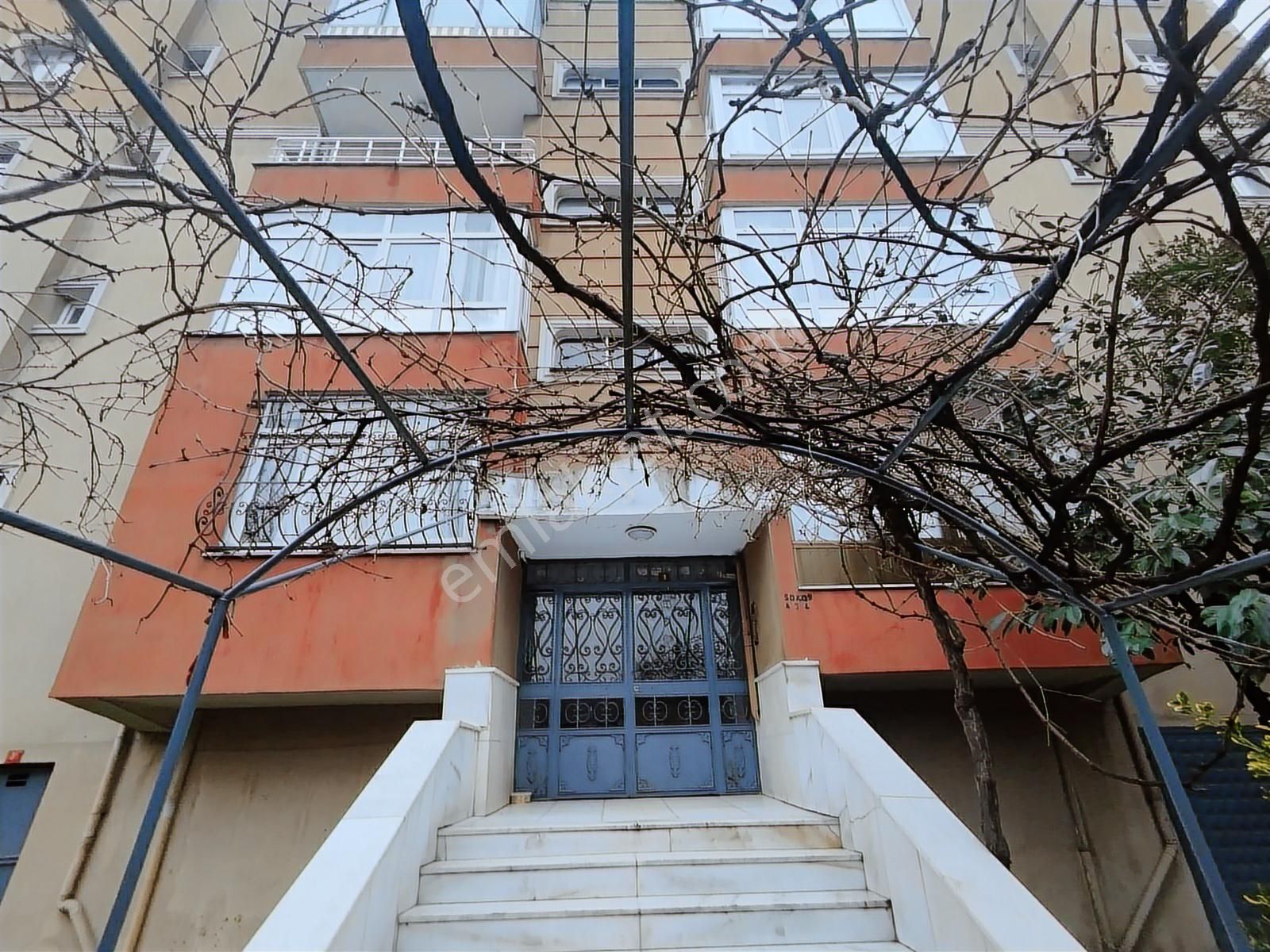 Sultangazi Cumhuriyet Mahallesinde Site İçi Yüksek Giriş 3+1 - Görsel 11