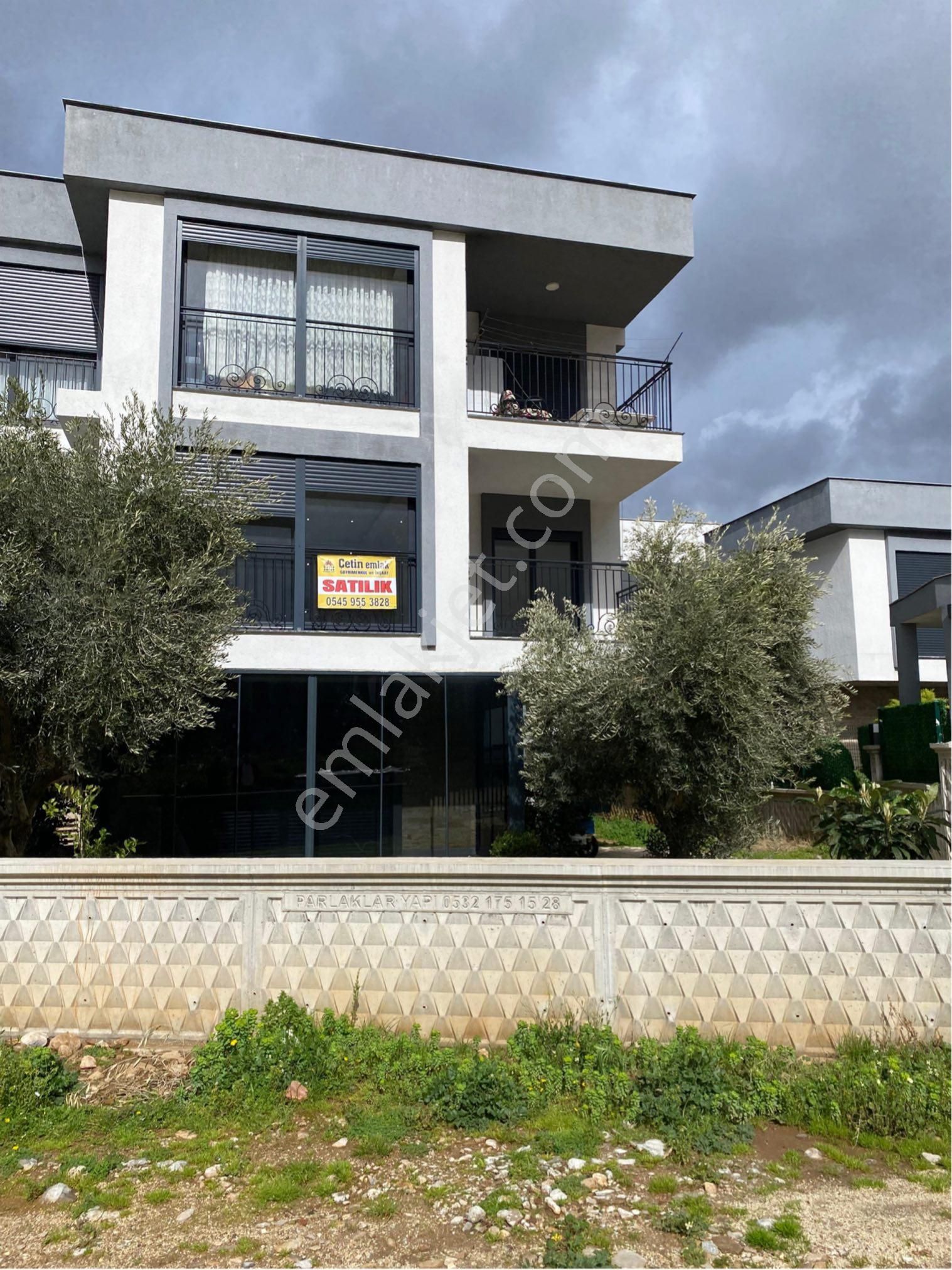 Kuşadası Davutlarda Lüks 2+1 Satılık Daire