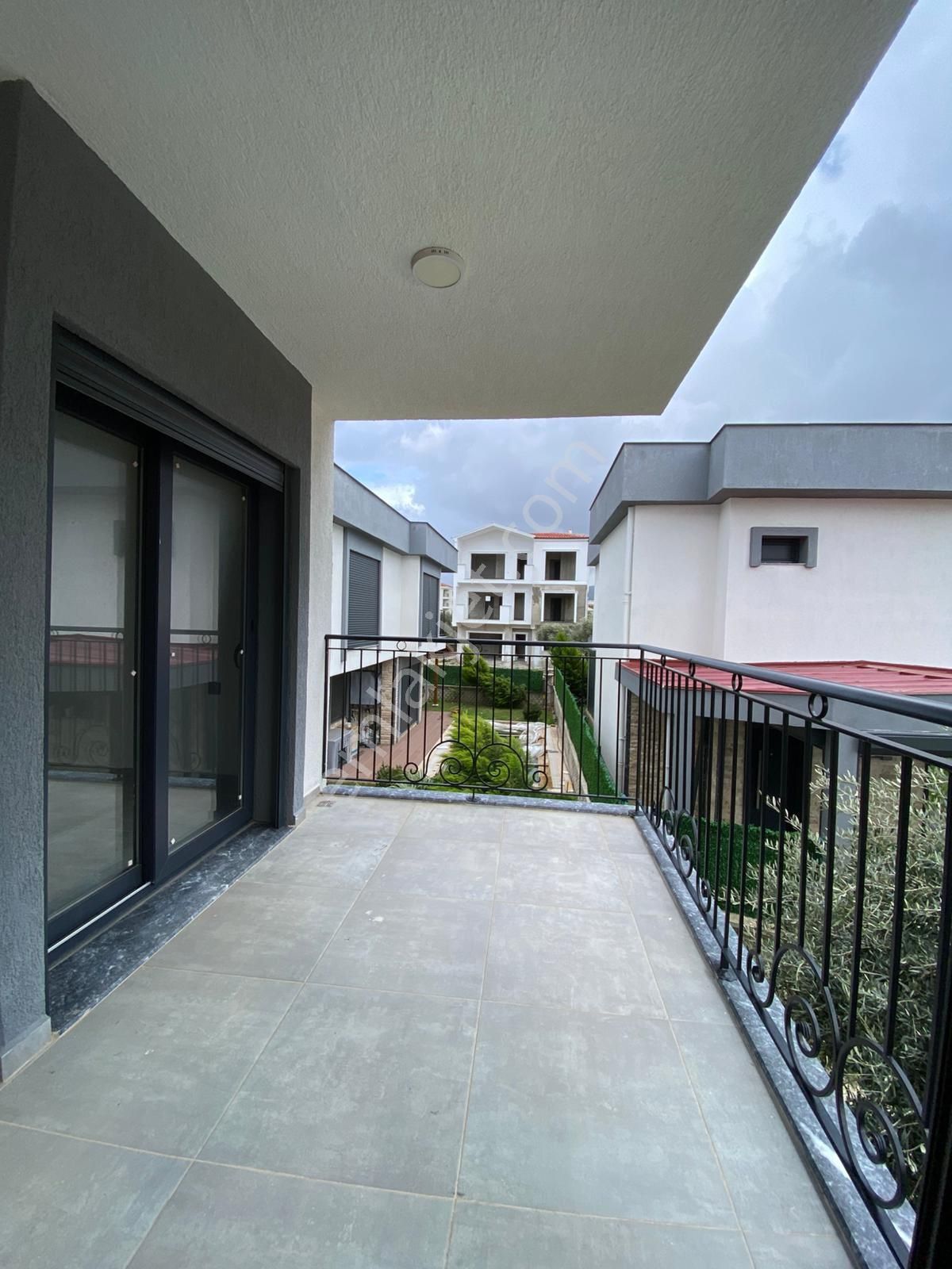 Kuşadası Davutlarda Lüks 2+1 Satılık Daire - Görsel 17