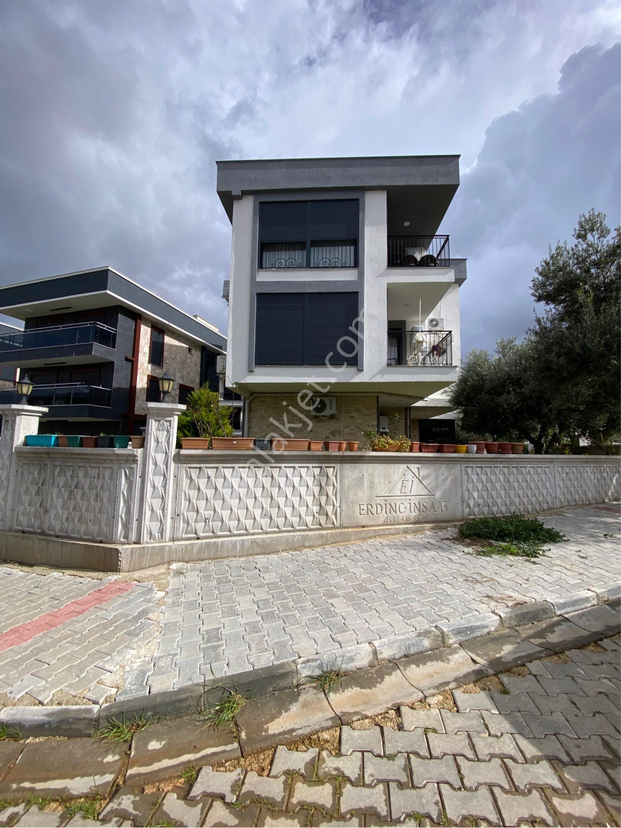 Kuşadası Davutlarda Lüks 2+1 Satılık Daire - Görsel 13