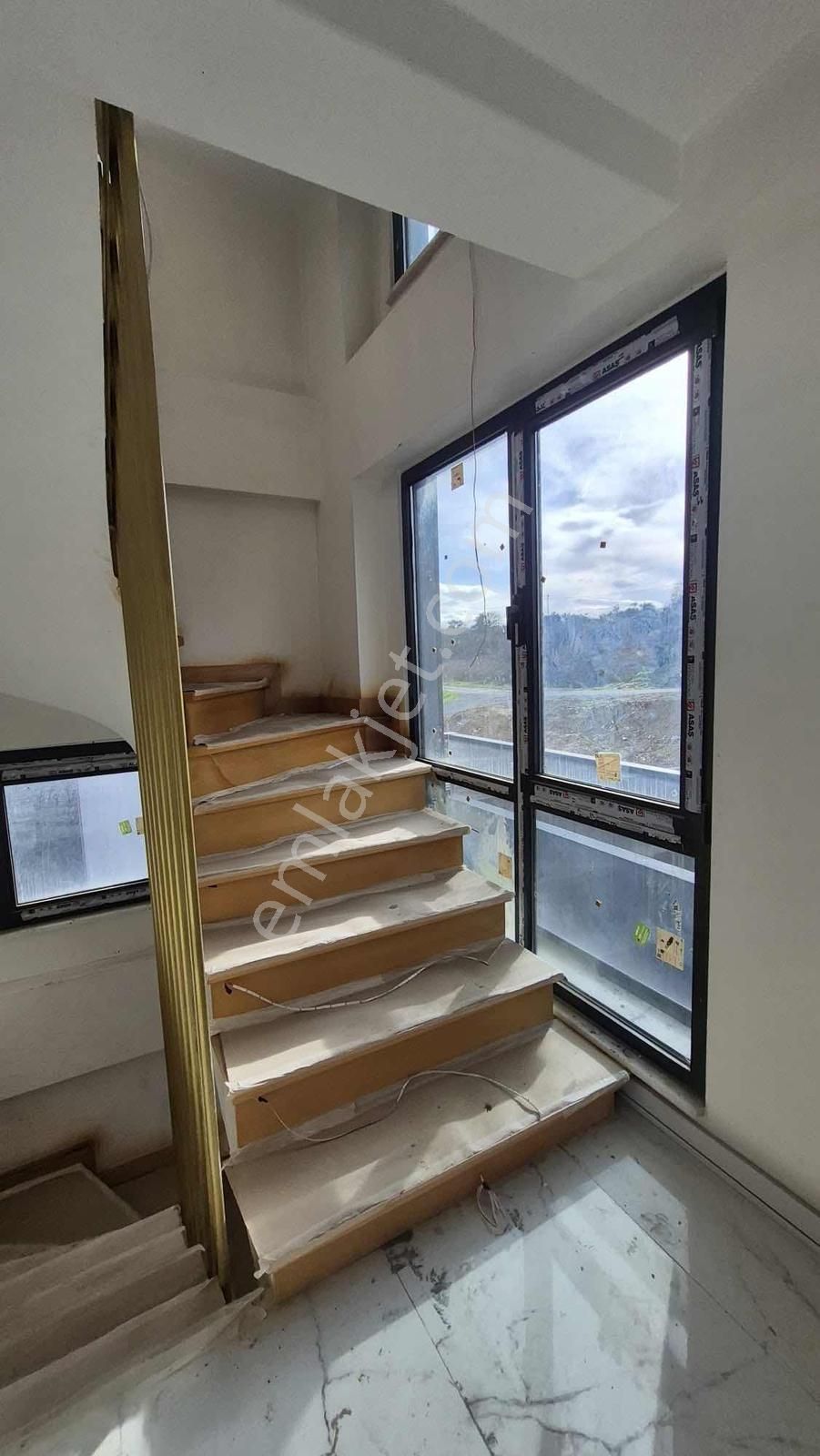 Satılık Arnavutköy Karaburun'da Deniz Manzaralı Lüx Villa - Görsel 22