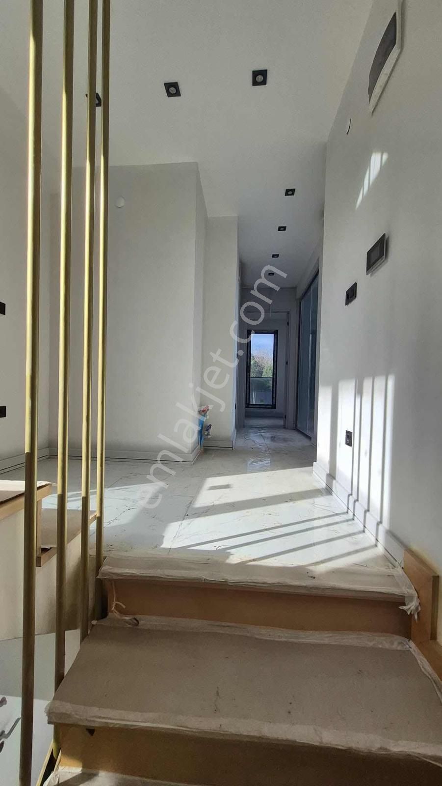 Satılık Arnavutköy Karaburun'da Deniz Manzaralı Lüx Villa - Görsel 8