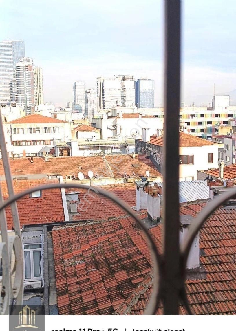 Alsancak Kahramanlar'da Fuar Cepheli 3+1 Asansörlü,doğalgazlı Satılık Daire - Görsel 34