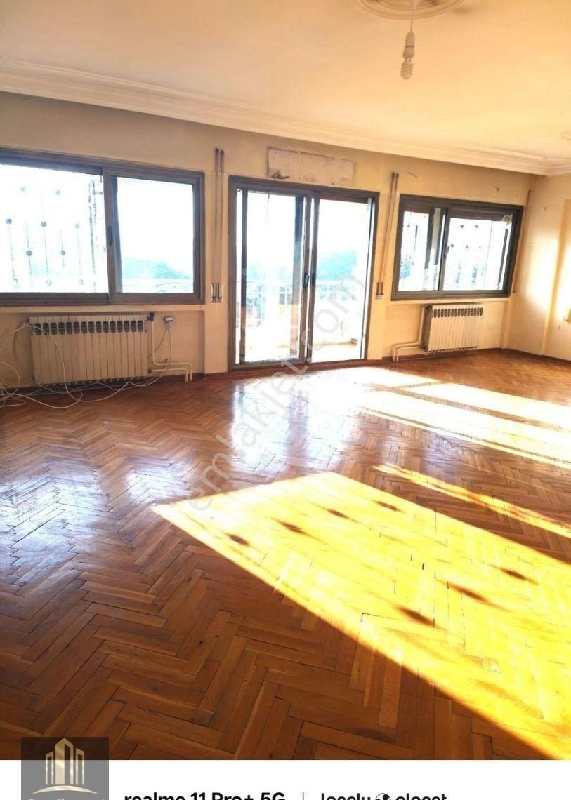 Alsancak Kahramanlar'da Fuar Cepheli 3+1 Asansörlü,doğalgazlı Satılık Daire