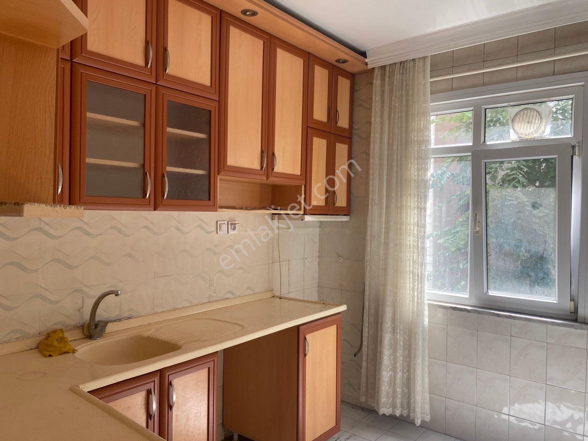 Avrupa Emlak Tan Davut Paşa Mah 90m² 2+1 1.normal Kat-hisseli Tapu,16m² Arsa Tapulu(memur Kiracılı) - Görsel 6
