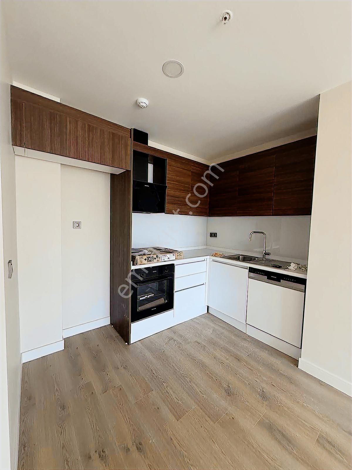 Lüxerada Kiralık Teraslı 1+1 | Ofis & Oturuma Uygun - Görsel 2