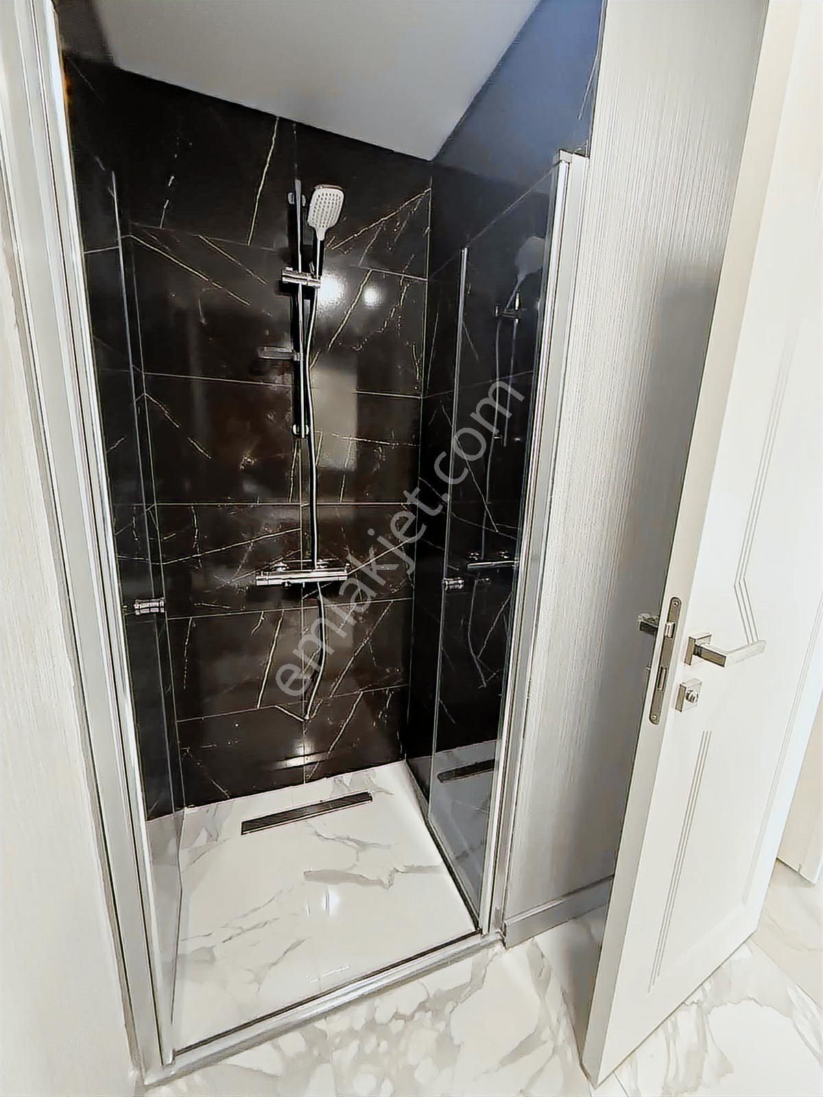 Lüxerada Kiralık Teraslı 1+1 | Ofis & Oturuma Uygun - Görsel 12