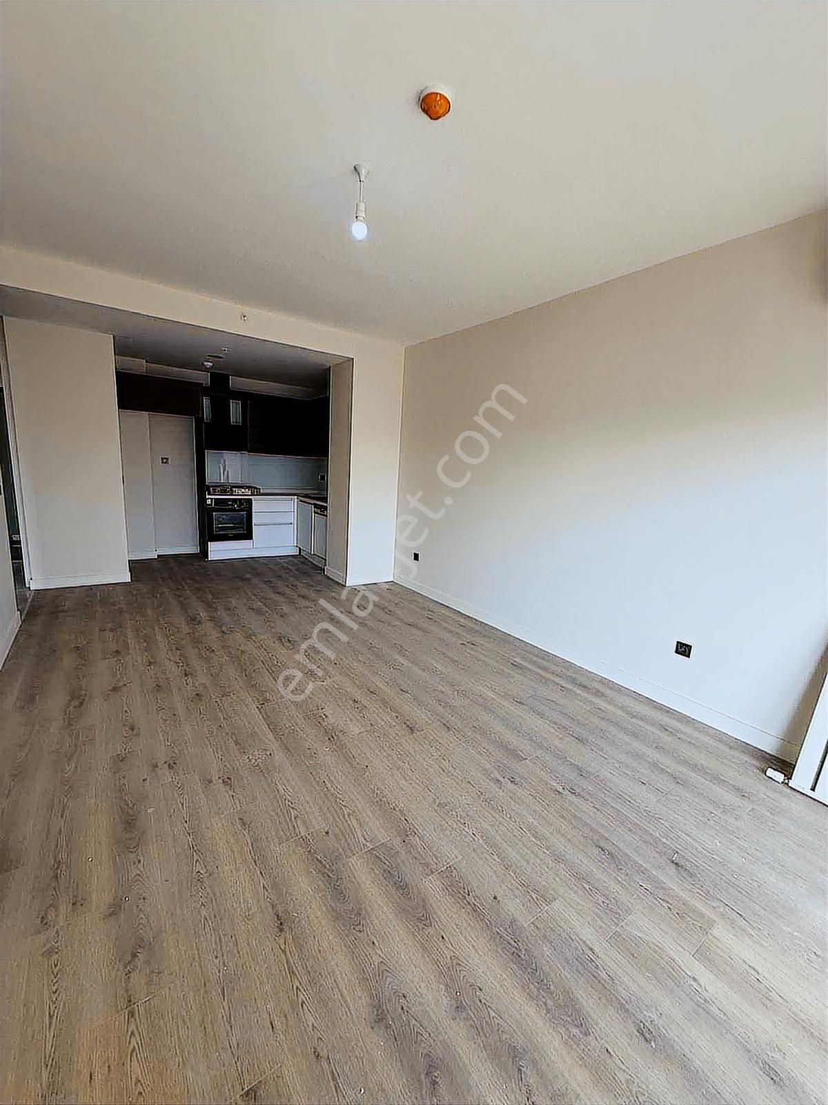 Lüxerada Kiralık Teraslı 1+1 | Ofis & Oturuma Uygun - Görsel 3