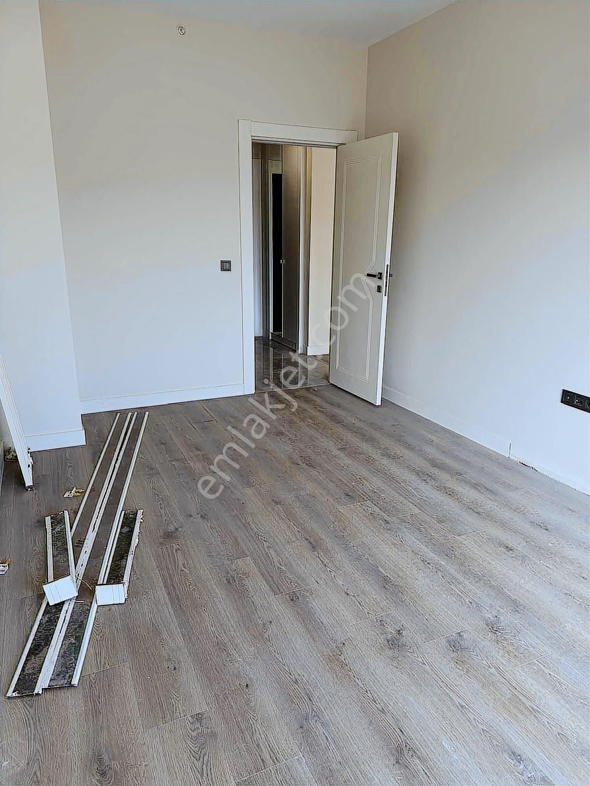 Lüxerada Kiralık Teraslı 1+1 | Ofis & Oturuma Uygun - Görsel 15