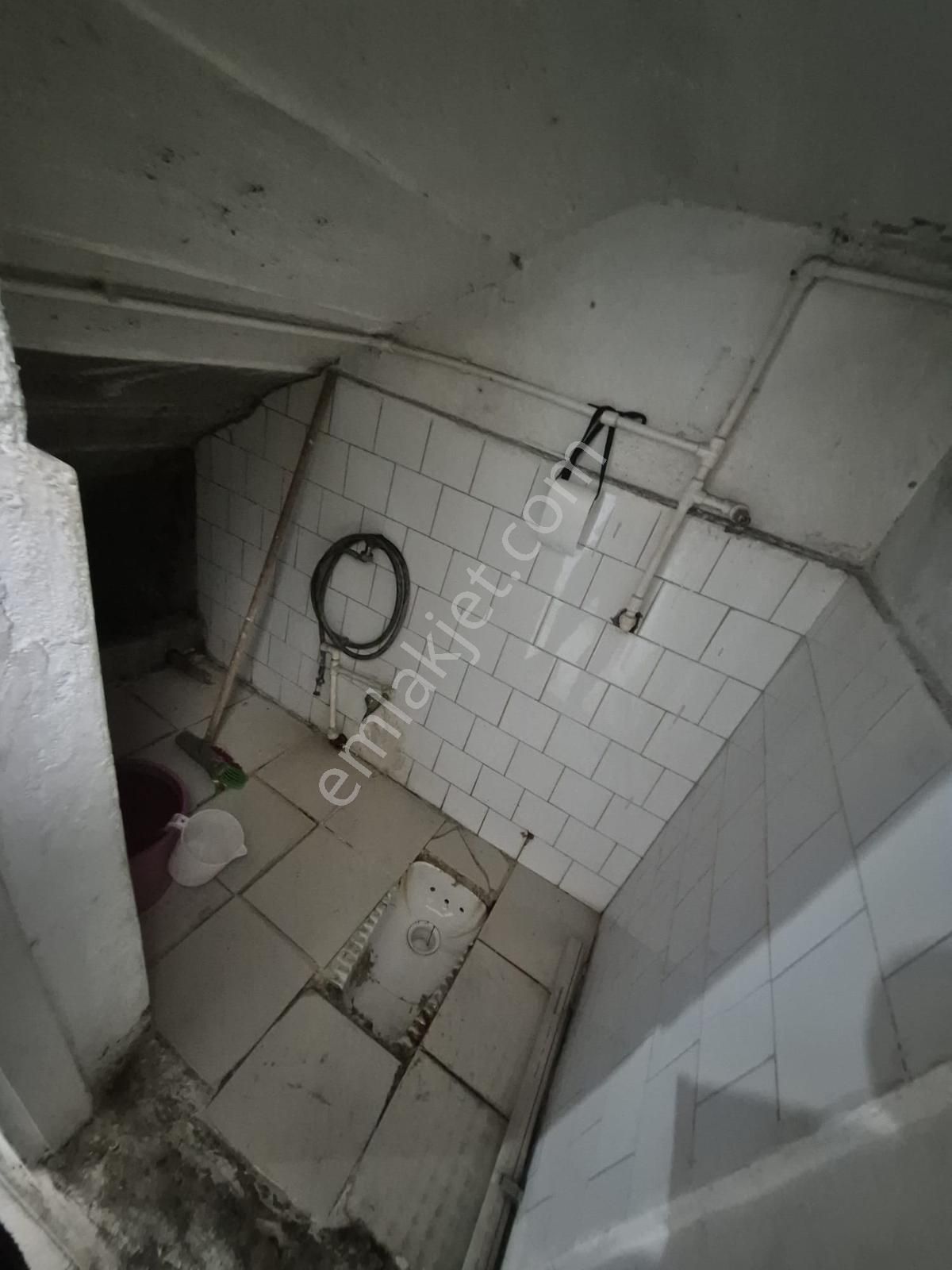 Satılık Kiracılı 125 M² Dükkan Yenibosna Zafer Mah. - Görsel 2