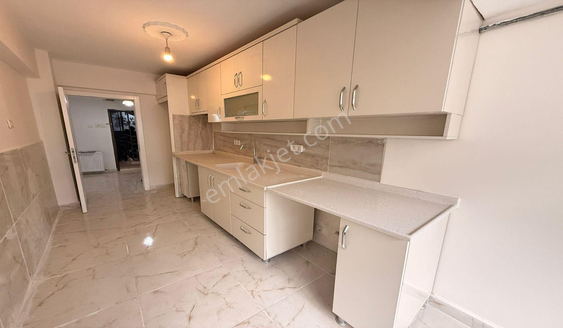 İncirli Danışment Yakını 3+1 Ful Yapılı Kök Tapu Türk Hamamlı - Görsel 2