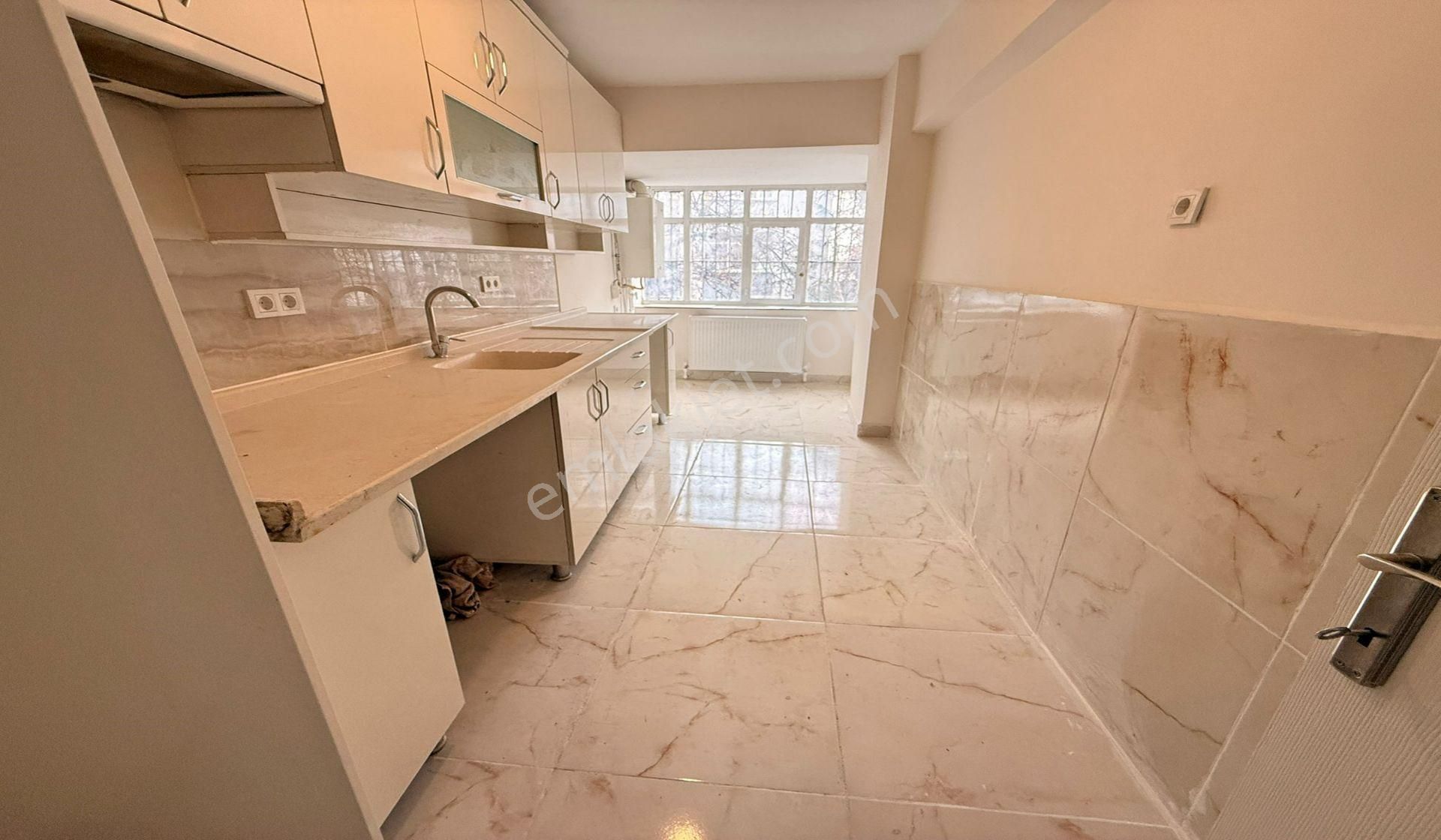 İncirli Danışment Yakını 3+1 Ful Yapılı Kök Tapu Türk Hamamlı - Görsel 3