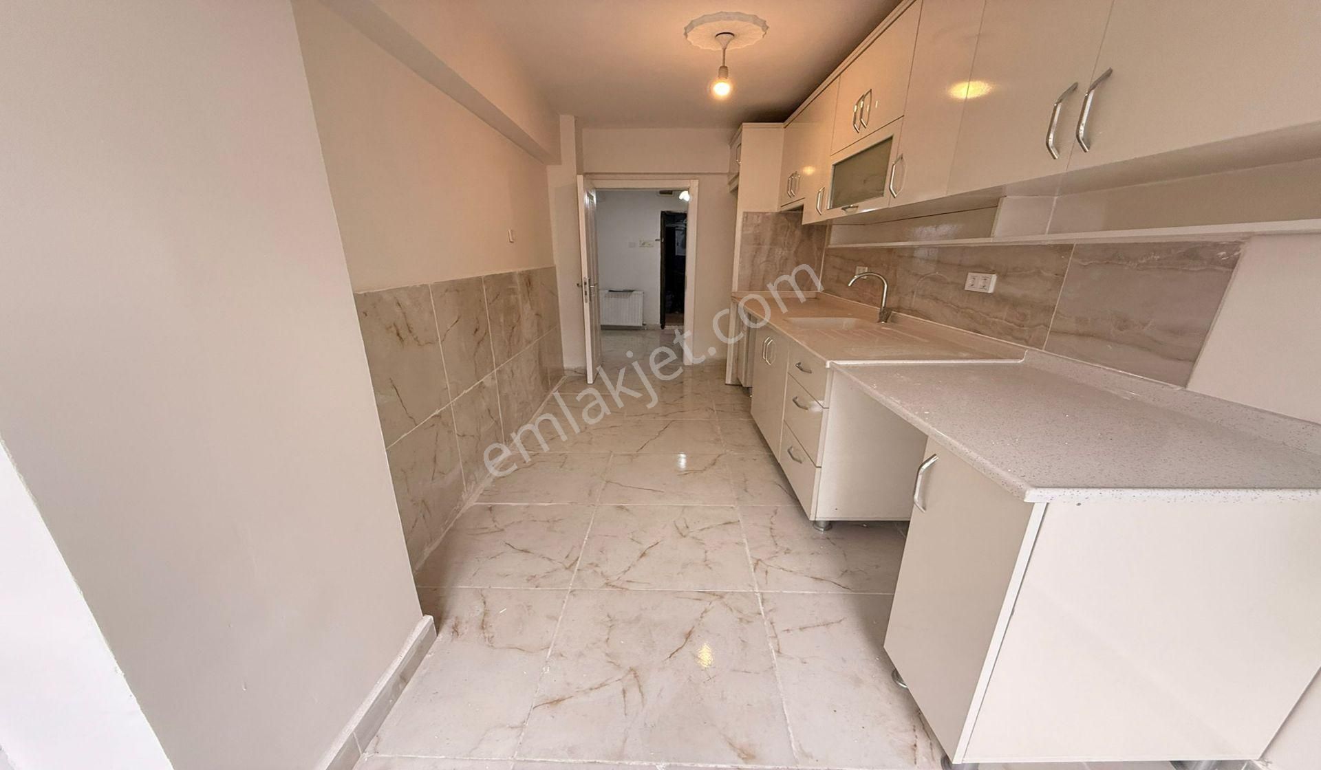 İncirli Danışment Yakını 3+1 Ful Yapılı Kök Tapu Türk Hamamlı - Görsel 5