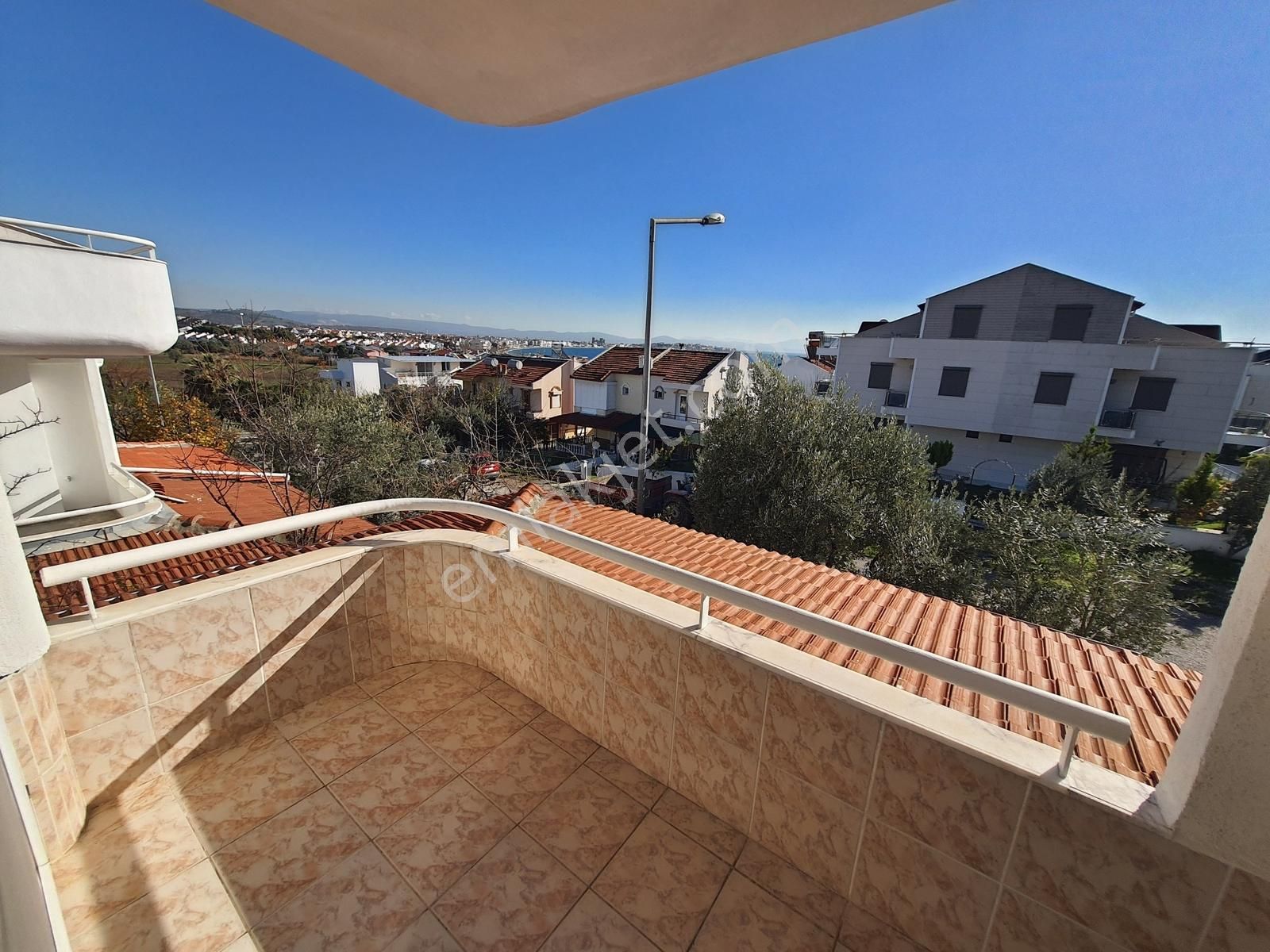 Çandarlı Site İçinde Havuzlu Deniz Manzaralı Satılık Yazlık - Görsel 32