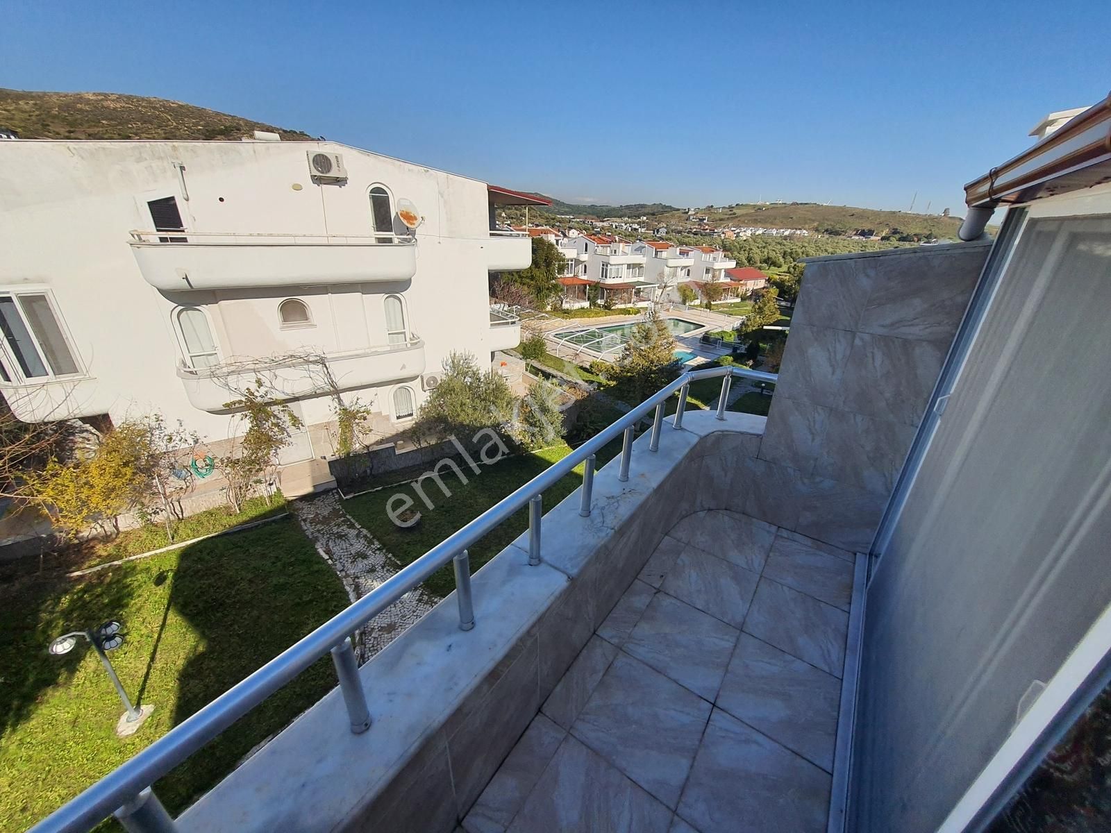 Çandarlı Site İçinde Havuzlu Deniz Manzaralı Satılık Yazlık - Görsel 20