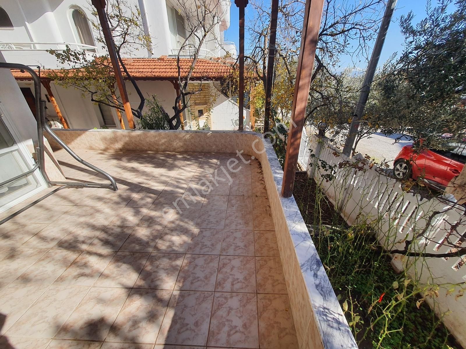Çandarlı Site İçinde Havuzlu Deniz Manzaralı Satılık Yazlık - Görsel 4