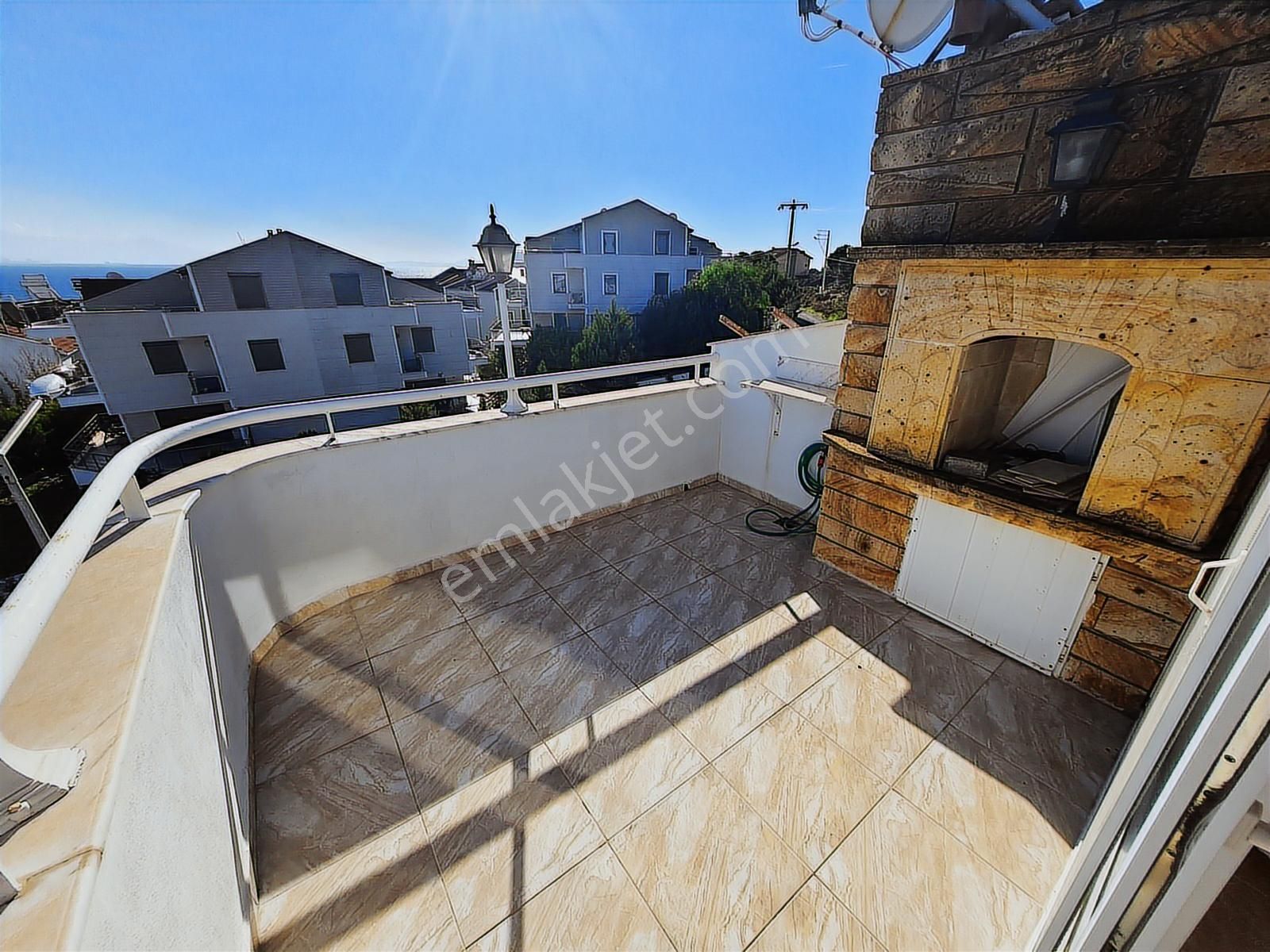 Çandarlı Site İçinde Havuzlu Deniz Manzaralı Satılık Yazlık - Görsel 29