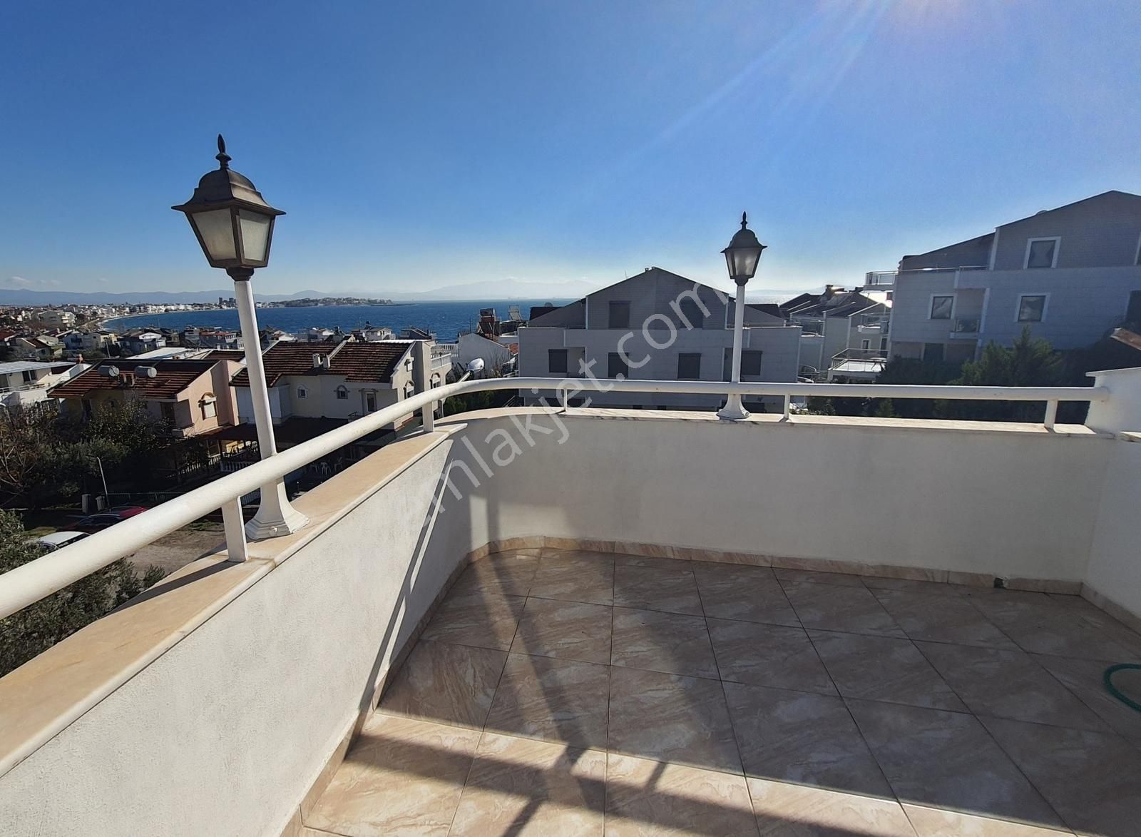 Çandarlı Site İçinde Havuzlu Deniz Manzaralı Satılık Yazlık - Görsel 5