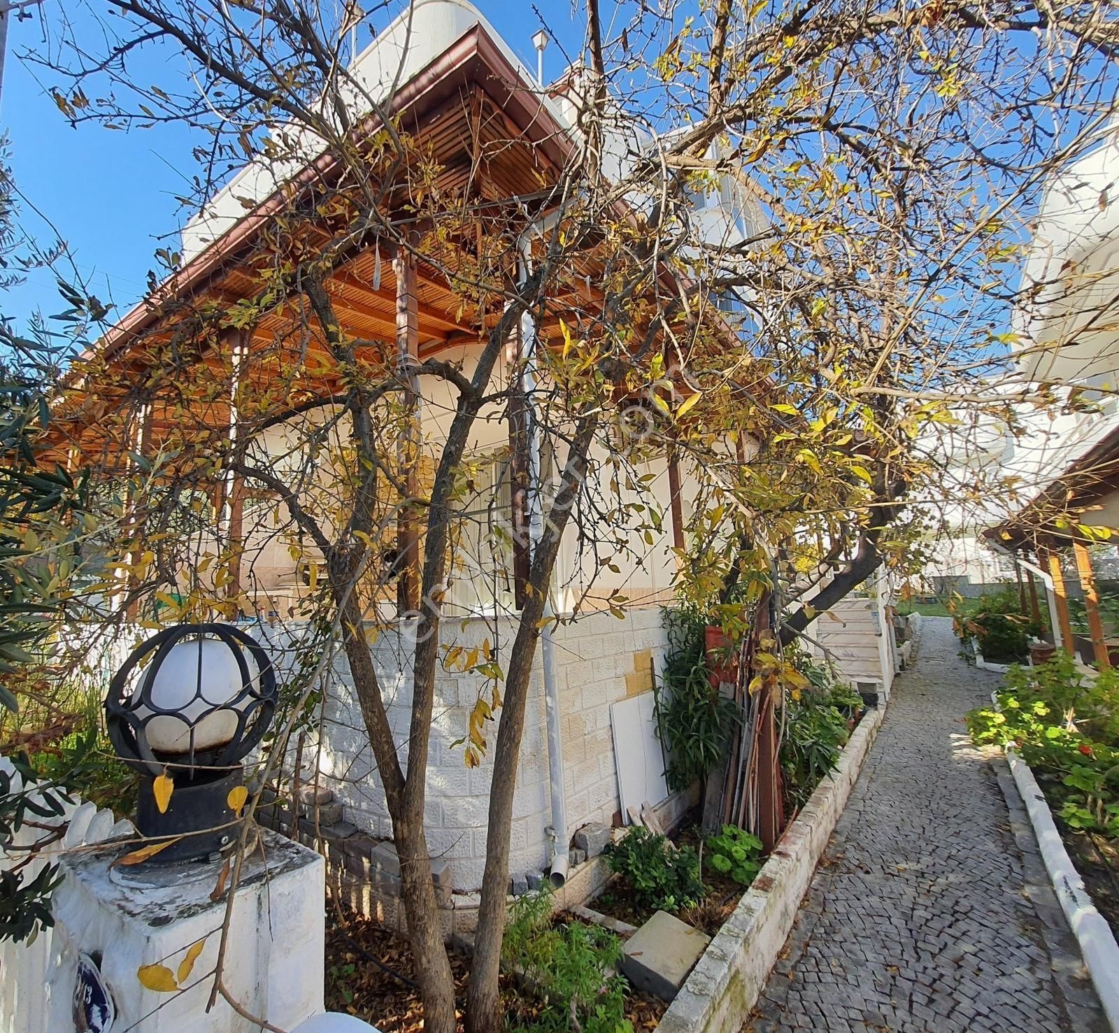 Çandarlı Site İçinde Havuzlu Deniz Manzaralı Satılık Yazlık - Görsel 18