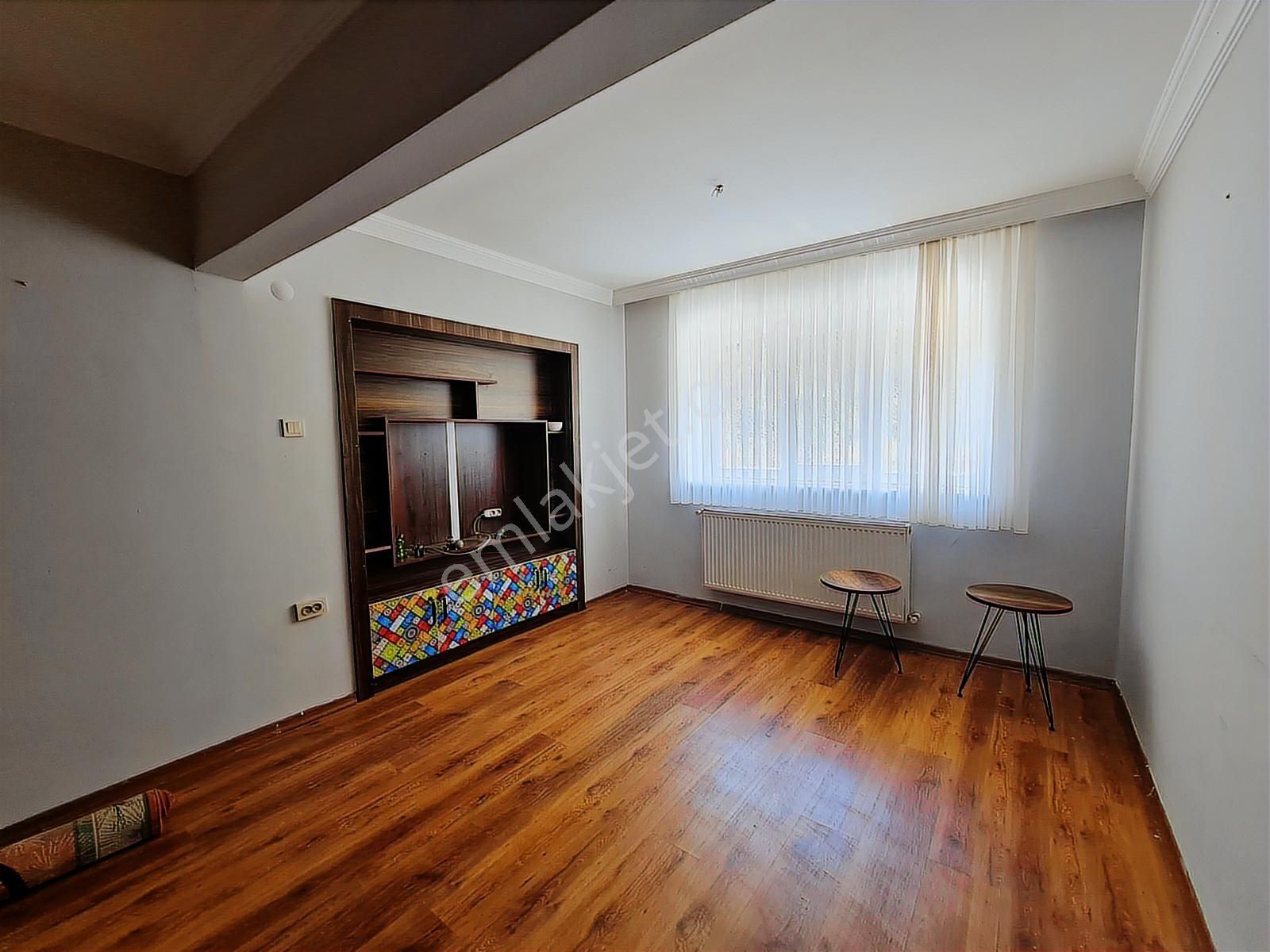 Arel'den Yüce Tepede Bahçe Katı 3+1 Kombi Isıtmalı Daire