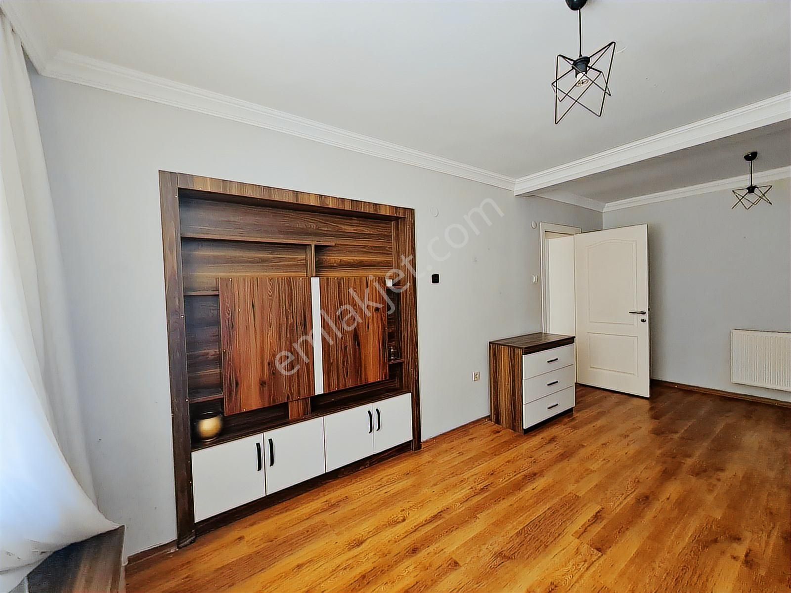 Arel'den Yüce Tepede Bahçe Katı 3+1 Kombi Isıtmalı Daire - Görsel 2