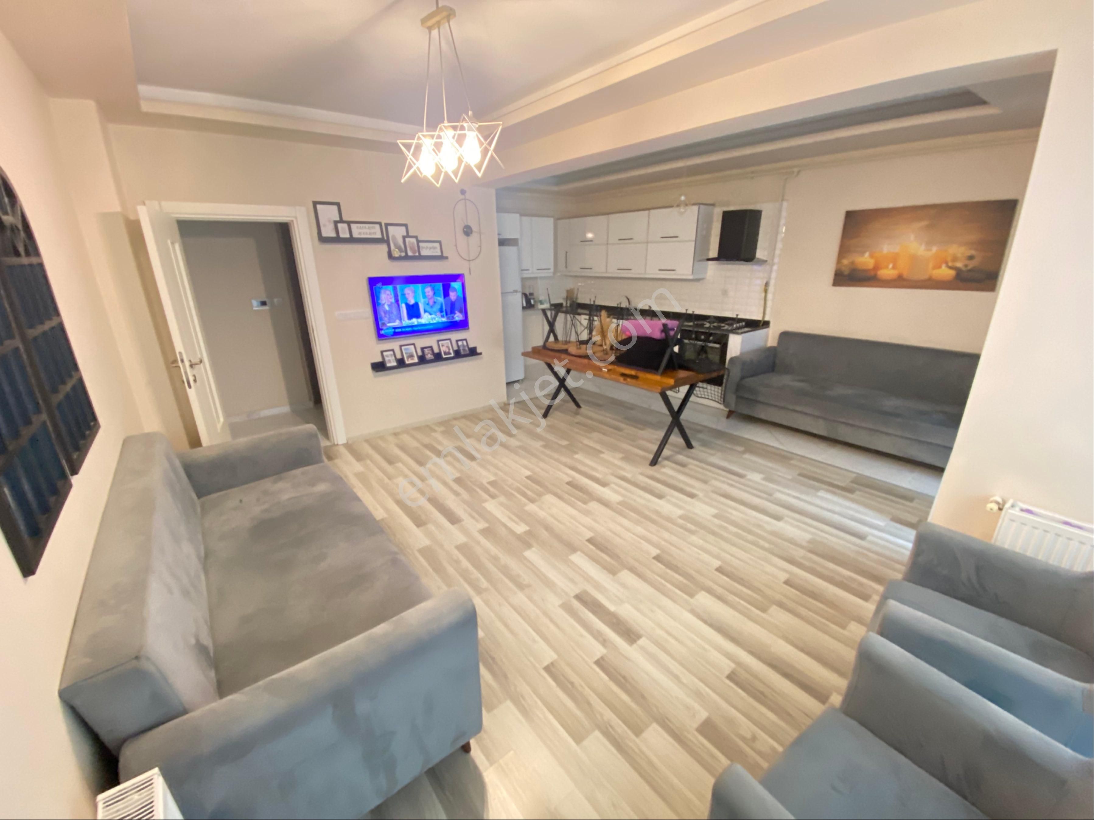 Furkan Emlaktan Selahiye Mah 2+1 110m2 9 Yıllık Cam Balkonlu Yüksek Giriş Fırsat Daire