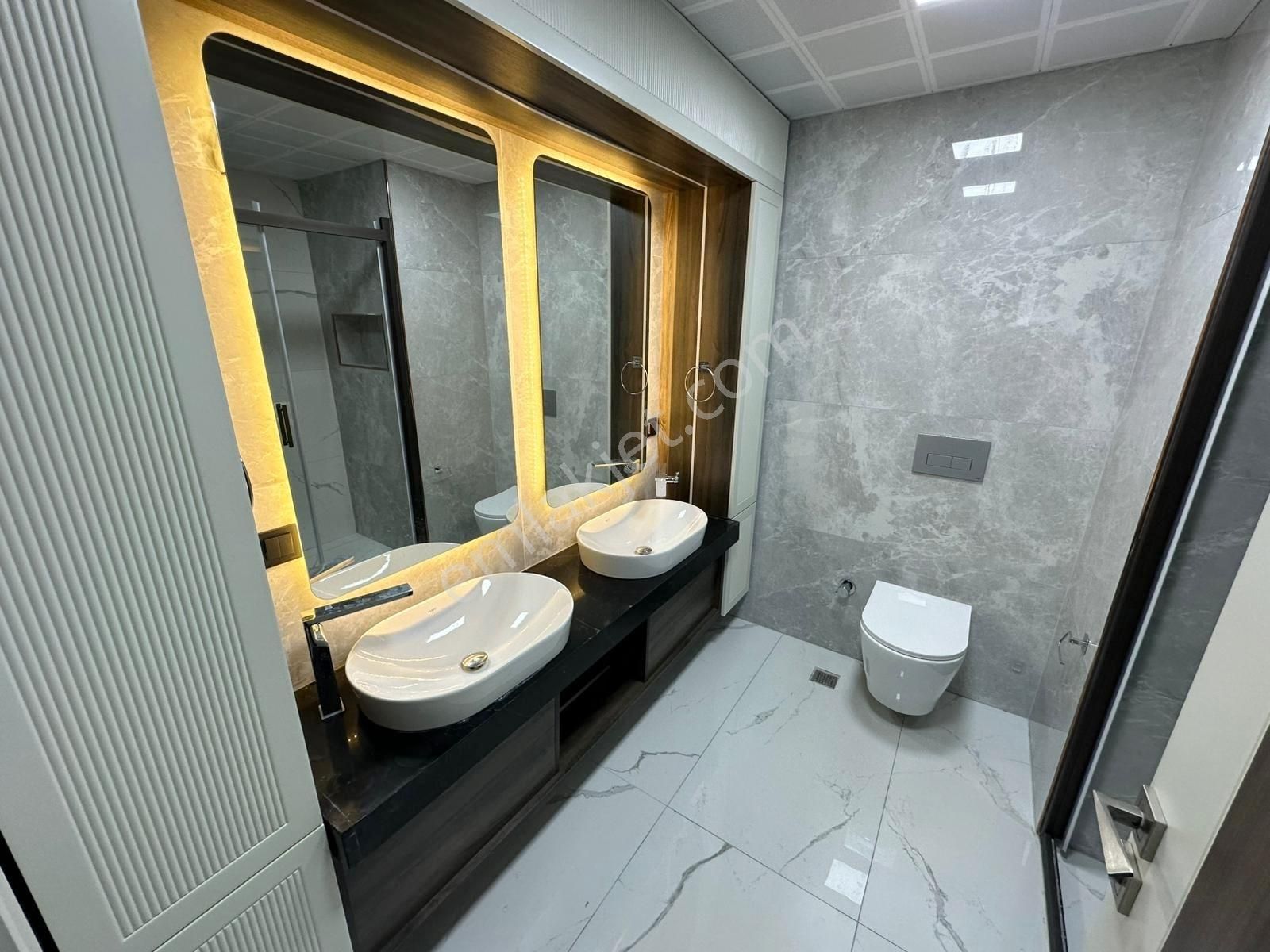 Ovacık'ta 3 Bloklu Güvenlikli Sitede Lüks 4,5+1 Kiralık Daire - Görsel 12