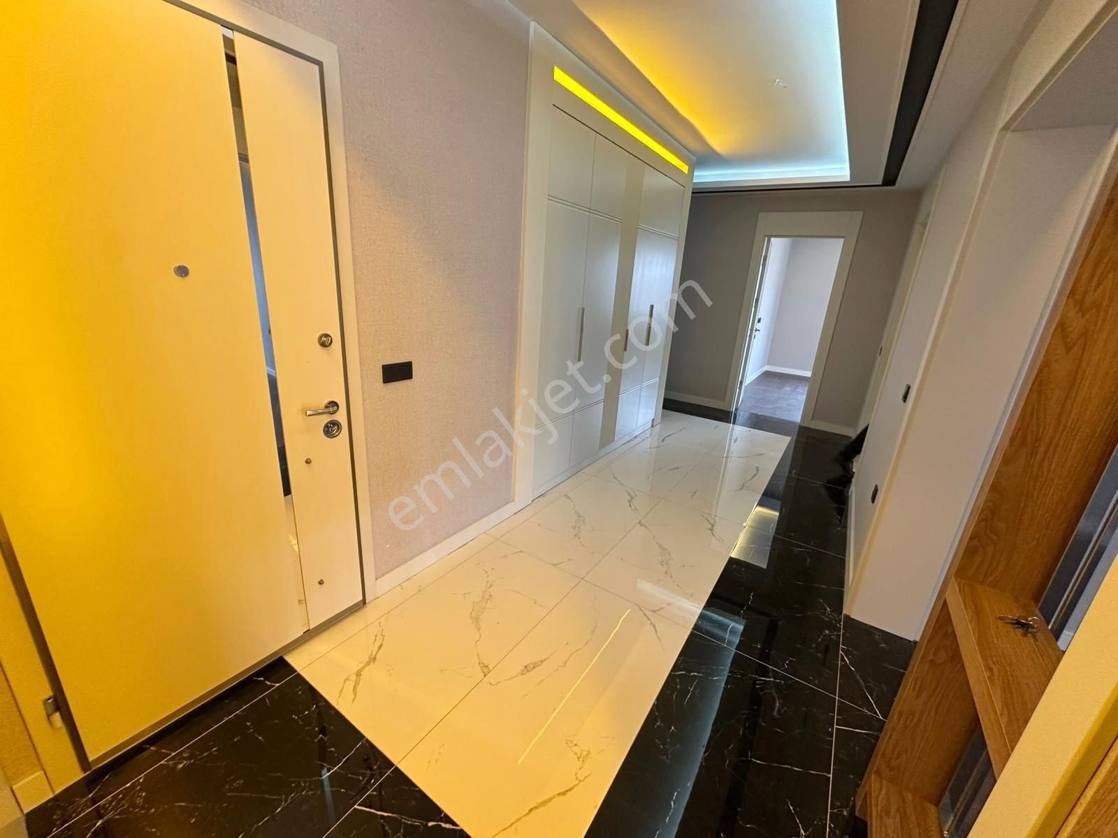 Ovacık'ta 3 Bloklu Güvenlikli Sitede Lüks 4,5+1 Kiralık Daire - Görsel 13