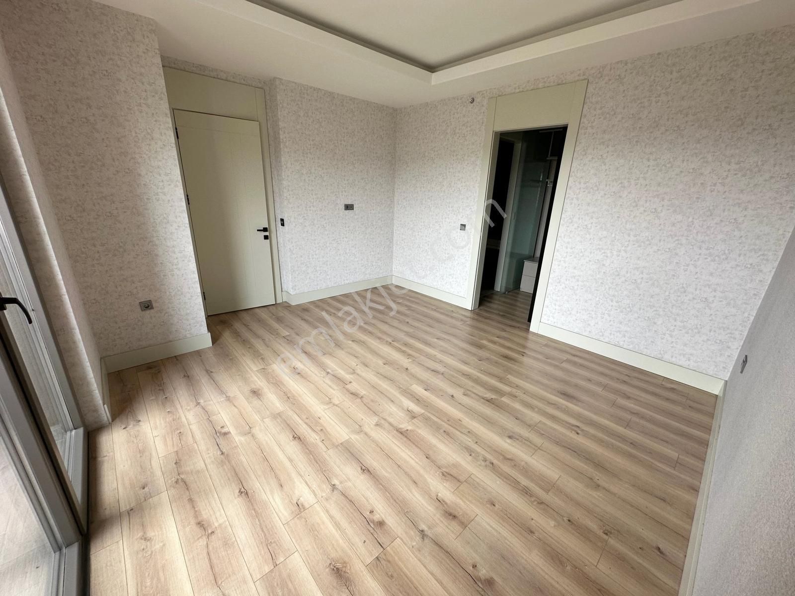 Ovacık'ın Tek Ödülllü Projesinde Göl Manzaralı Lüks Site Dairesi - Görsel 5