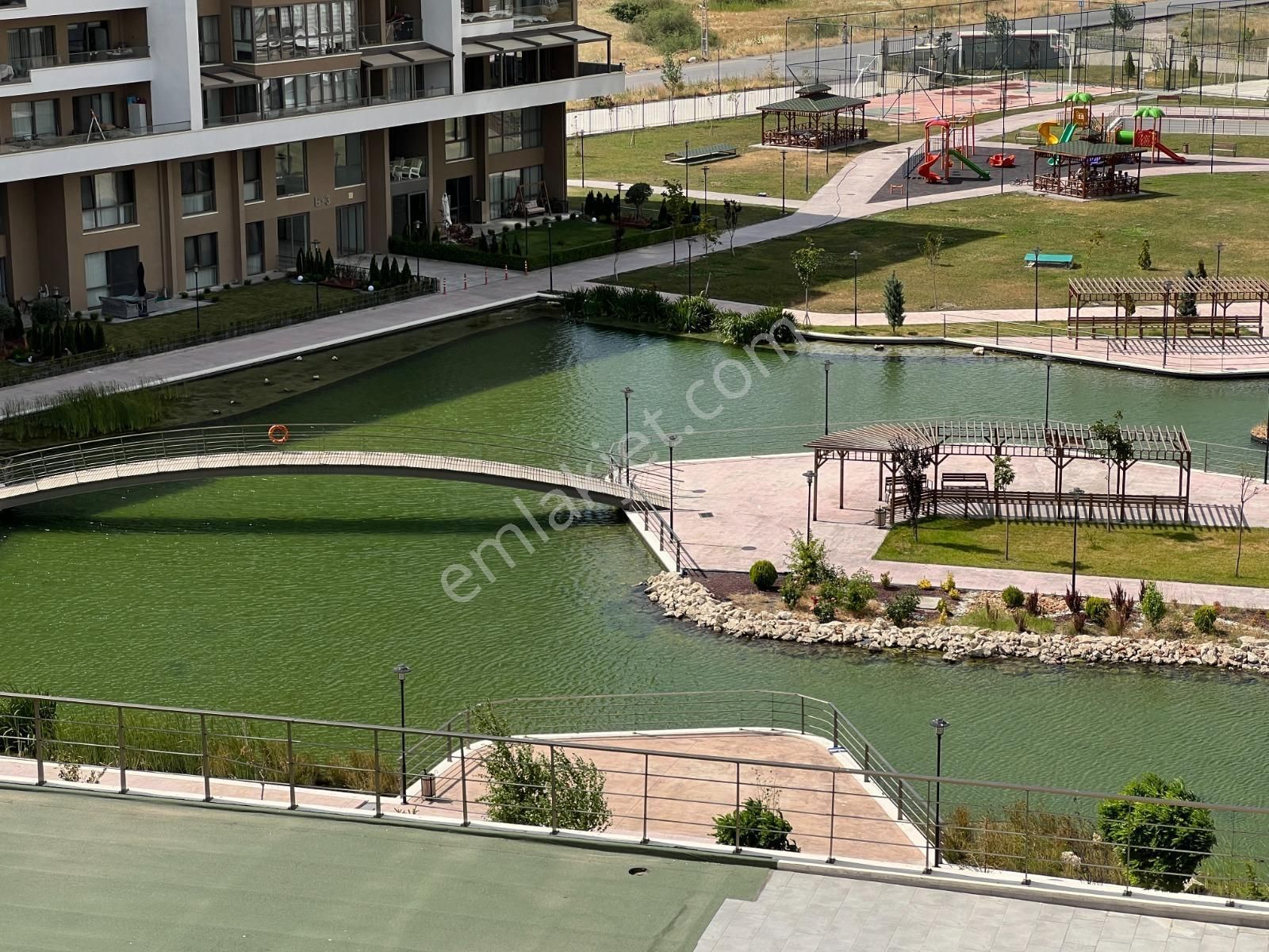 Ovacık'ın Tek Ödülllü Projesinde Göl Manzaralı Lüks Site Dairesi