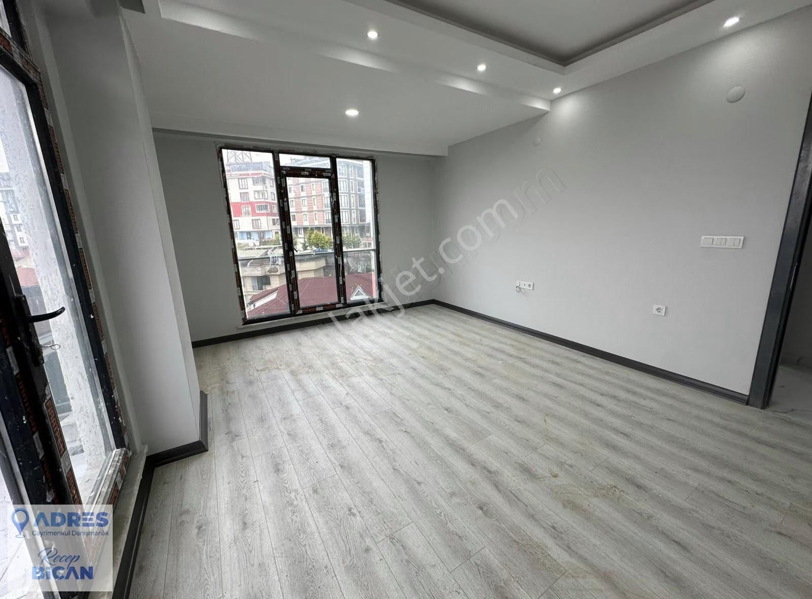 Eyüpsultan Güzeltepe Mah.satılık 2+1 85m2 Otoparklı Lüks Daire