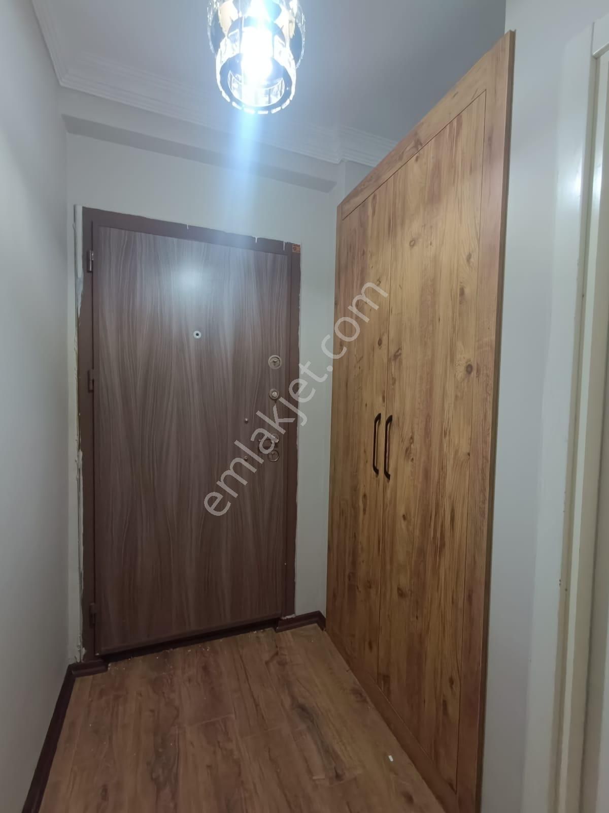 Mithatpaşa Cami Civarı Site İçerisinde 2+1 Açık Mutfak+ankastreli+giyinme Odalı+satılık Daire - Görsel 3