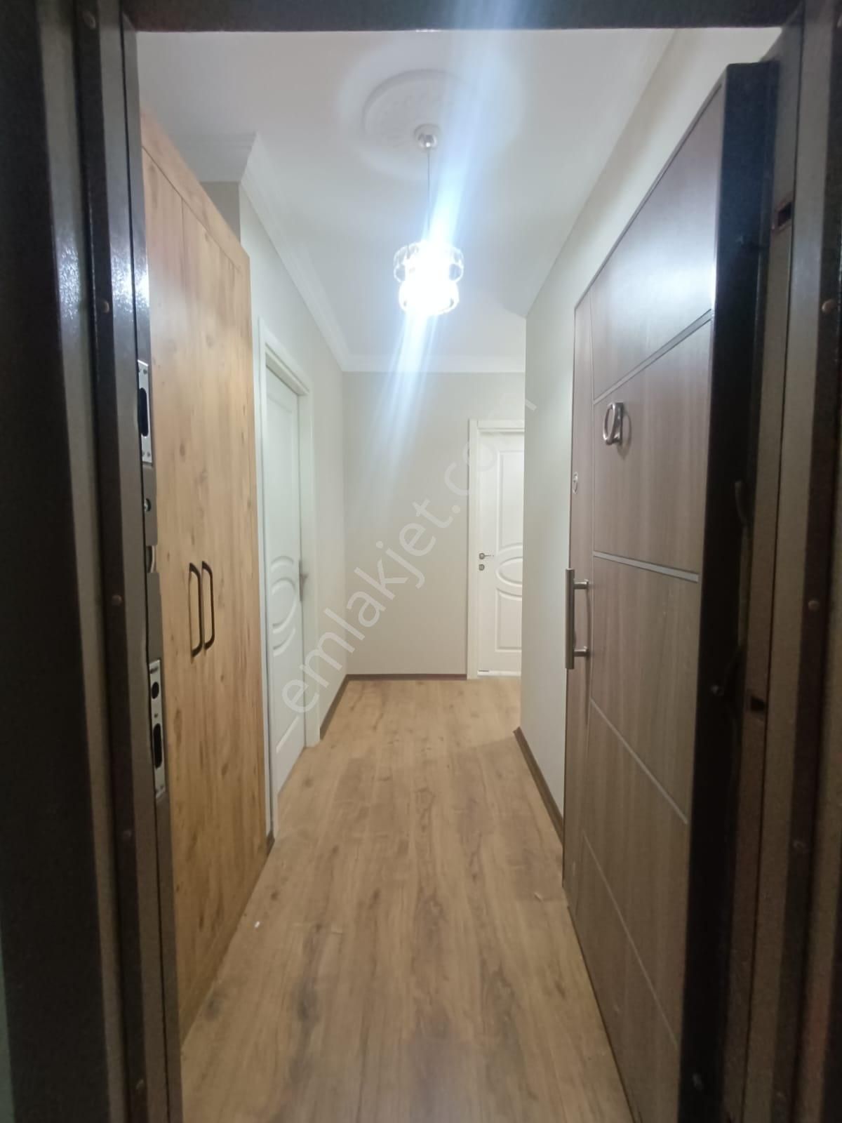 Mithatpaşa Cami Civarı Site İçerisinde 2+1 Açık Mutfak+ankastreli+giyinme Odalı+satılık Daire - Görsel 2