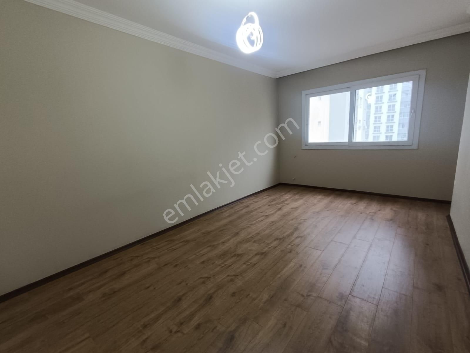 Mithatpaşa Cami Civarı Site İçerisinde 2+1 Açık Mutfak+ankastreli+giyinme Odalı+satılık Daire - Görsel 18