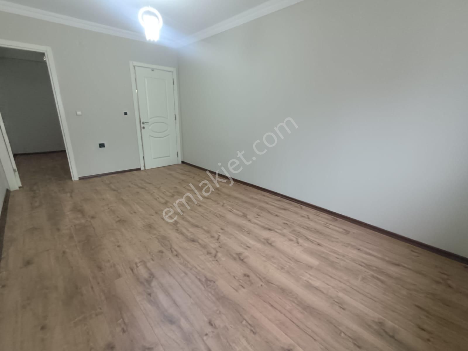 Mithatpaşa Cami Civarı Site İçerisinde 2+1 Açık Mutfak+ankastreli+giyinme Odalı+satılık Daire - Görsel 17