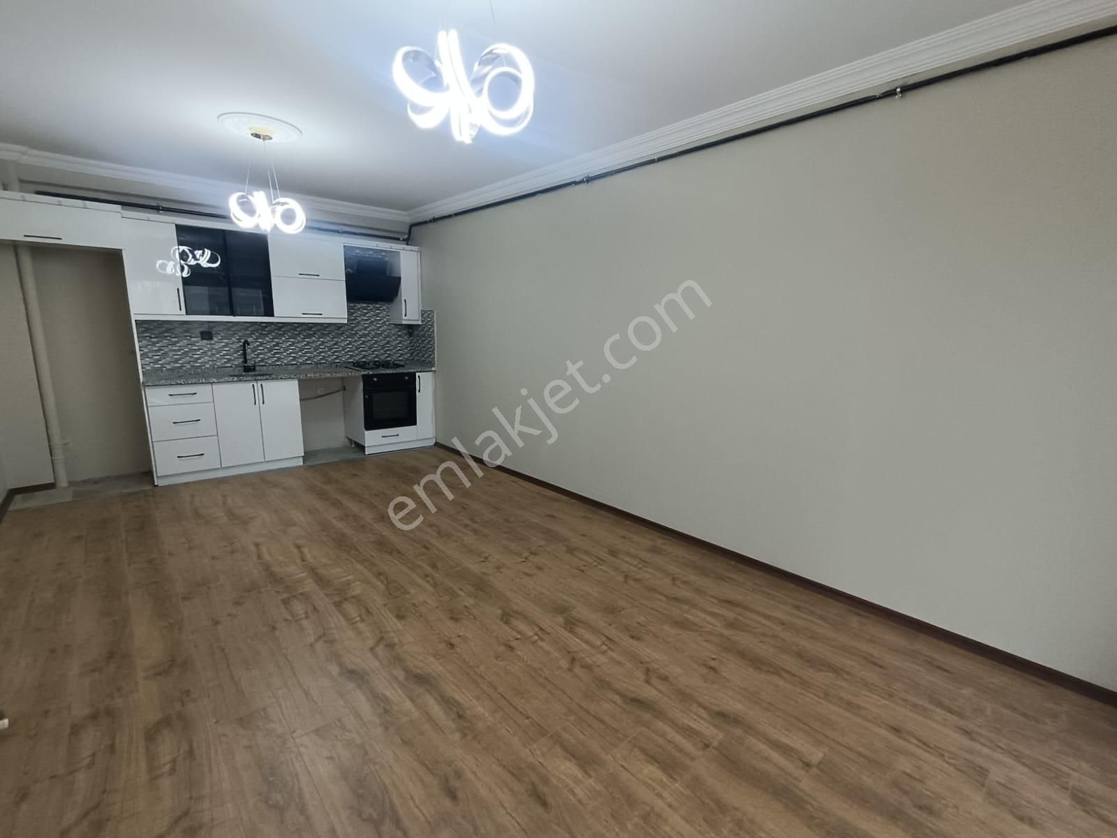 Mithatpaşa Cami Civarı Site İçerisinde 2+1 Açık Mutfak+ankastreli+giyinme Odalı+satılık Daire - Görsel 7
