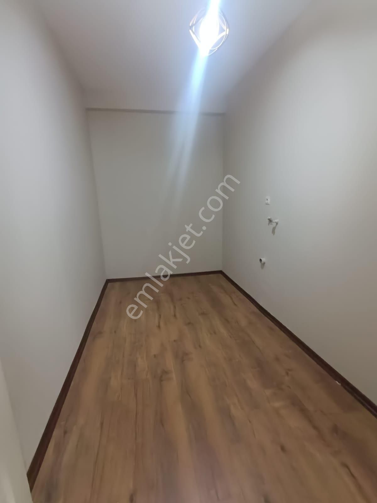 Mithatpaşa Cami Civarı Site İçerisinde 2+1 Açık Mutfak+ankastreli+giyinme Odalı+satılık Daire - Görsel 19