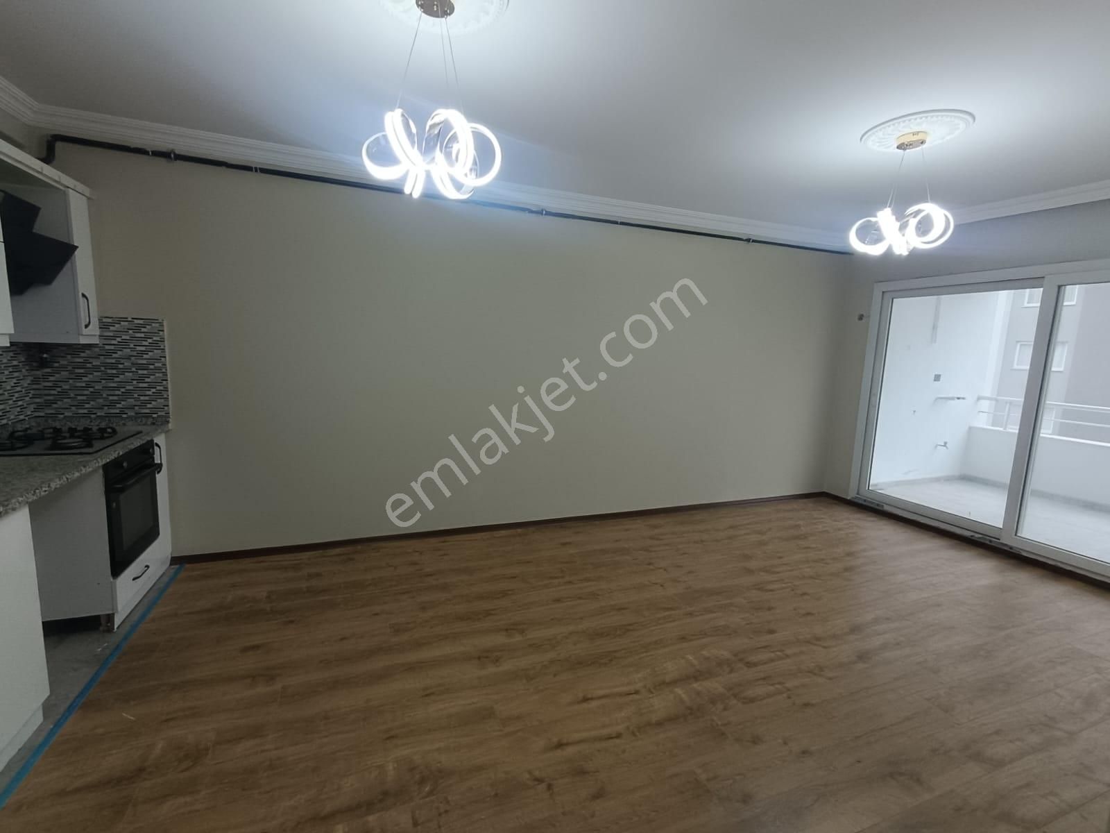 Mithatpaşa Cami Civarı Site İçerisinde 2+1 Açık Mutfak+ankastreli+giyinme Odalı+satılık Daire - Görsel 4