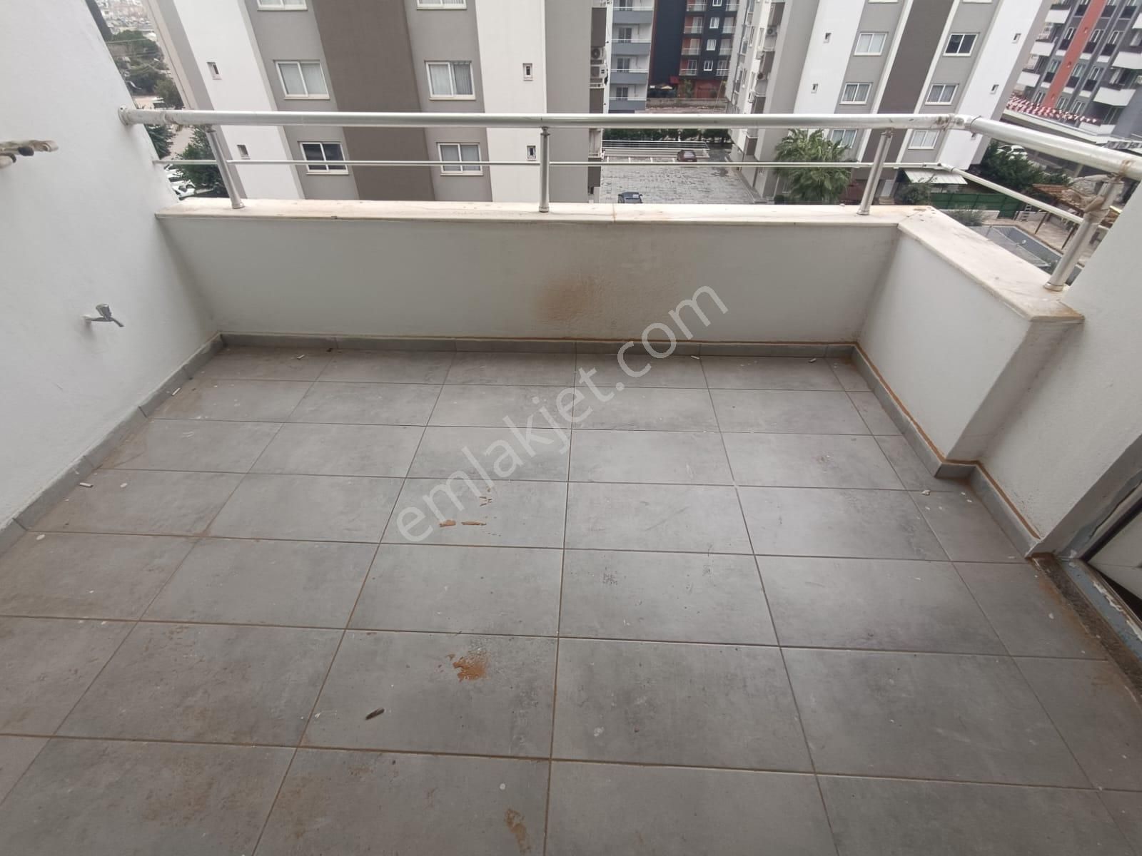Mithatpaşa Cami Civarı Site İçerisinde 2+1 Açık Mutfak+ankastreli+giyinme Odalı+satılık Daire - Görsel 23