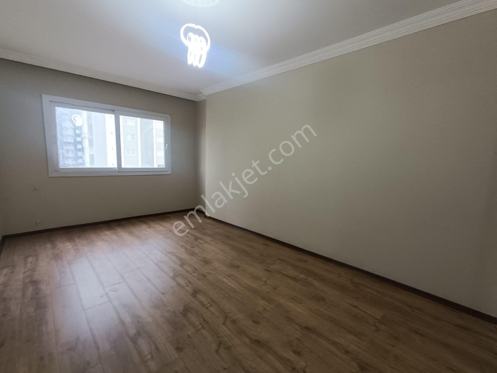 Mithatpaşa Cami Civarı Site İçerisinde 2+1 Açık Mutfak+ankastreli+giyinme Odalı+satılık Daire - Görsel 15