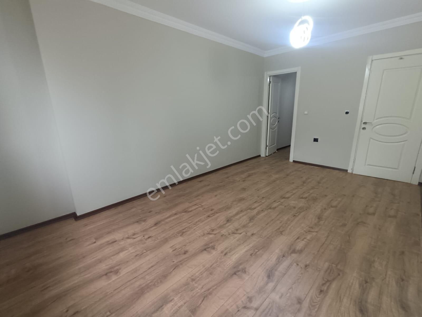 Mithatpaşa Cami Civarı Site İçerisinde 2+1 Açık Mutfak+ankastreli+giyinme Odalı+satılık Daire - Görsel 16
