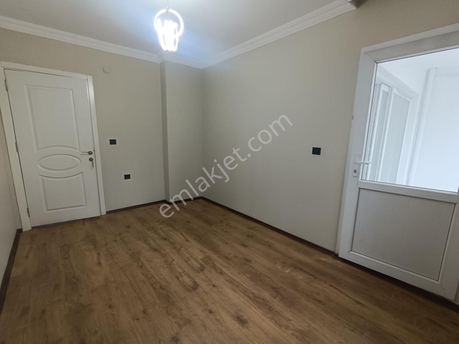 Mithatpaşa Cami Civarı Site İçerisinde 2+1 Açık Mutfak+ankastreli+giyinme Odalı+satılık Daire - Görsel 13