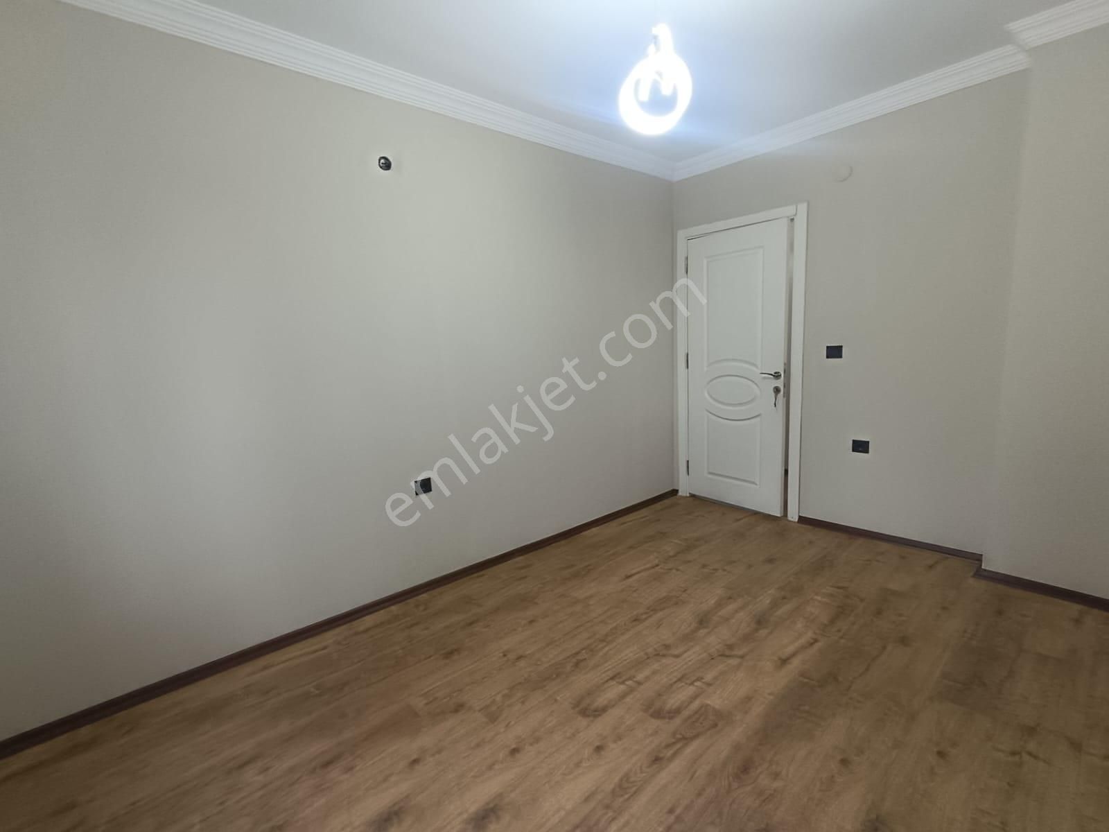 Mithatpaşa Cami Civarı Site İçerisinde 2+1 Açık Mutfak+ankastreli+giyinme Odalı+satılık Daire - Görsel 12