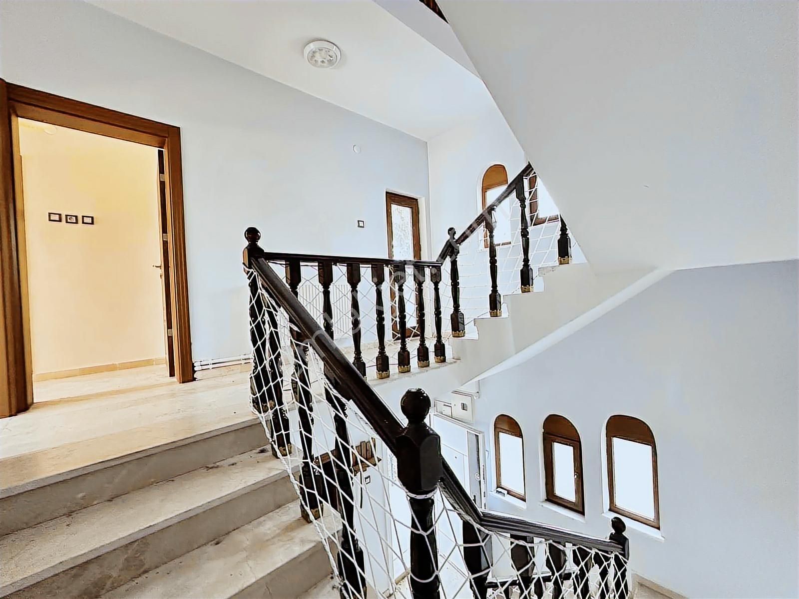 Duru Team - Talas Harman'da 3 Katlı Komple Şehir Manzaralı Villa - Görsel 31