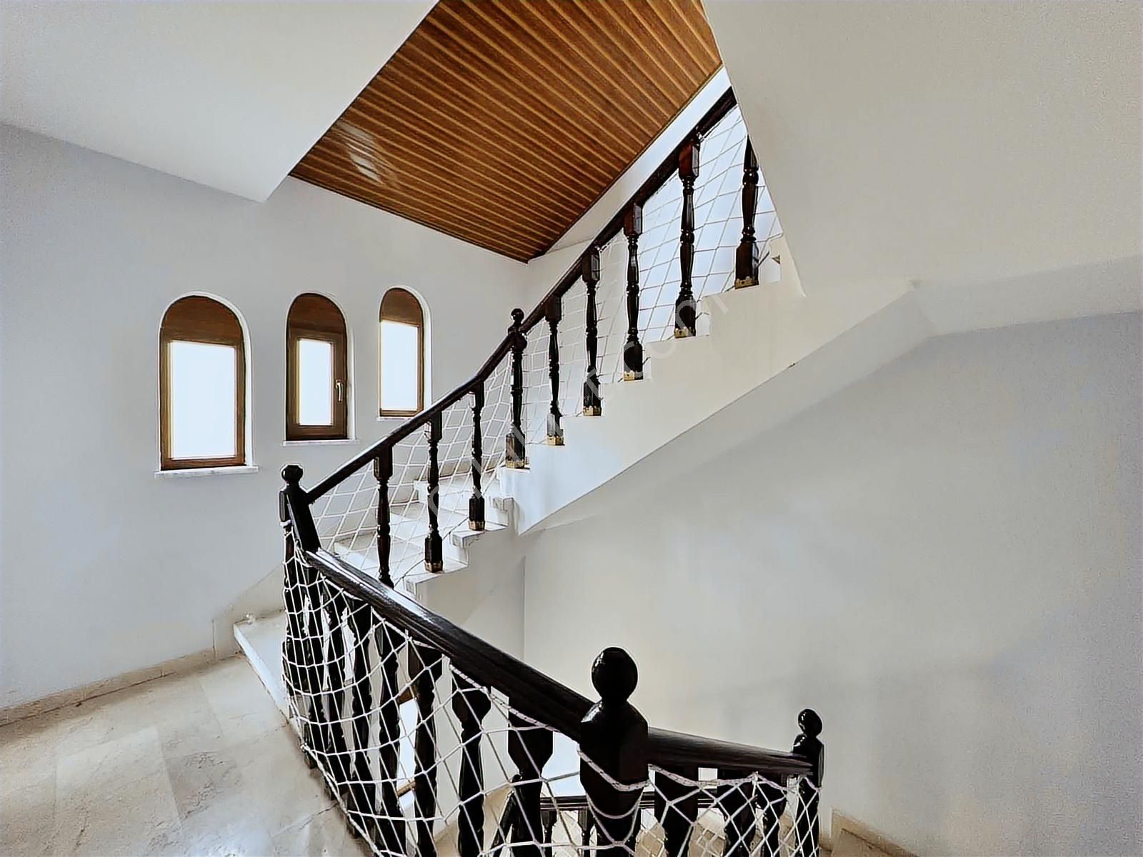 Duru Team - Talas Harman'da 3 Katlı Komple Şehir Manzaralı Villa - Görsel 2