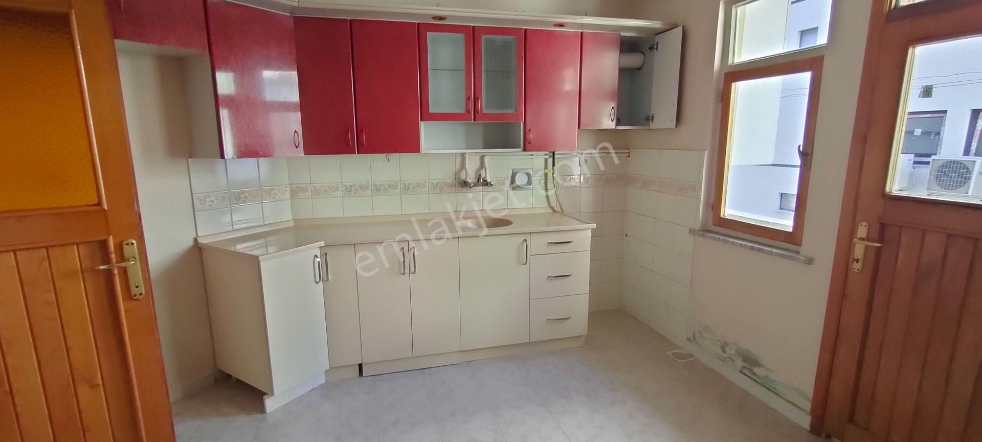 Üniversite Mahallesi Ana Cadde Üzerinde Kiralık 3+1 Daire - Görsel 10